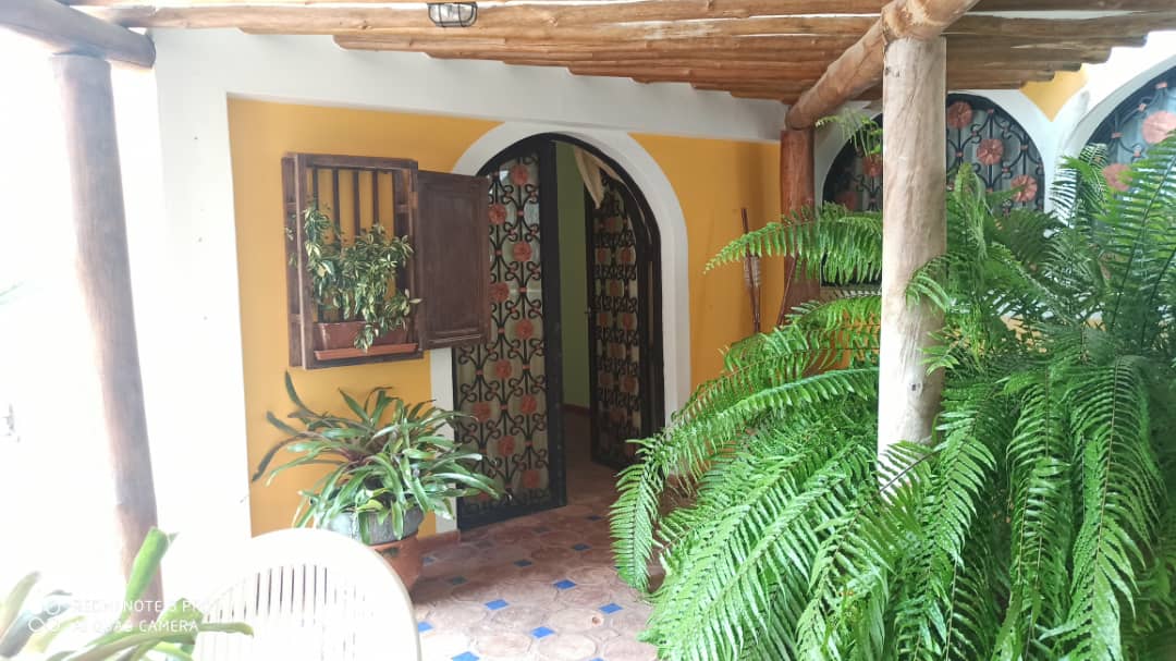 CASA EN PARAISO I, EN VENTA
