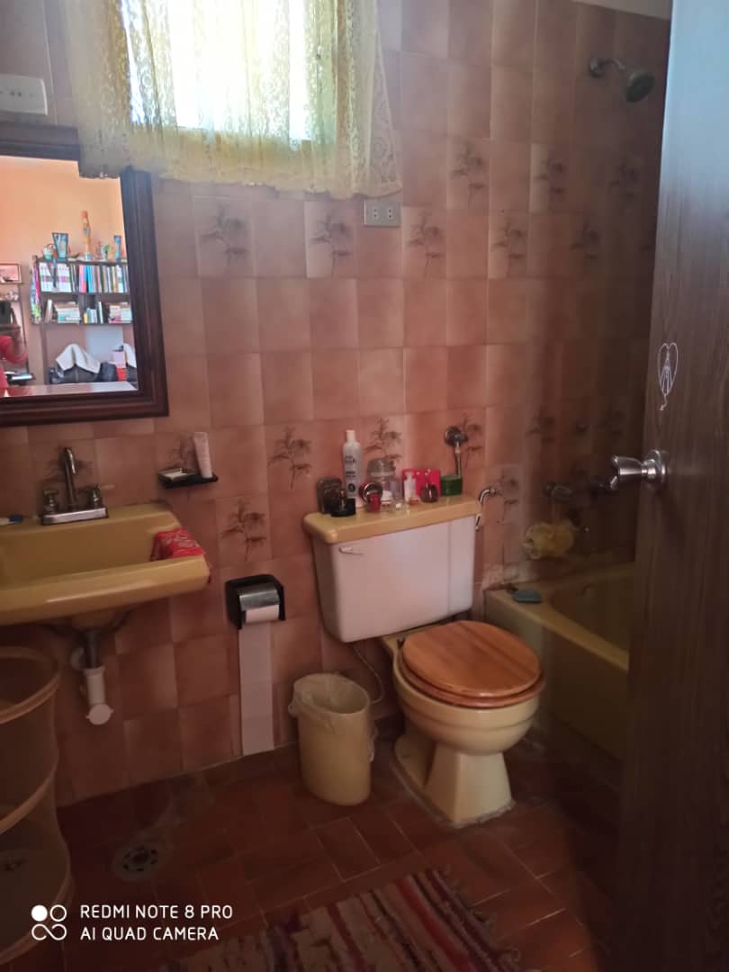 APARTMENT WITH COMMERCIAL PREMISES (RESTAURANT) ON 4 DE MAYO, FOR SALE