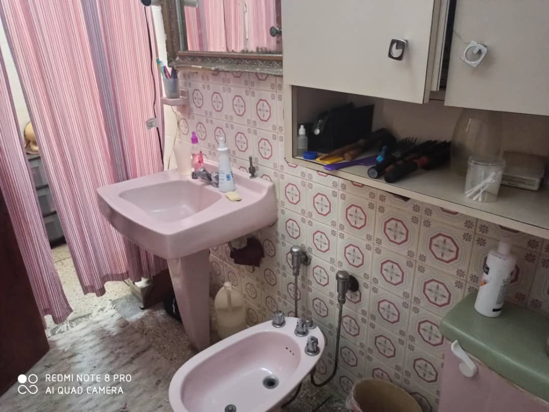 APARTMENT WITH COMMERCIAL PREMISES (RESTAURANT) ON 4 DE MAYO, FOR SALE