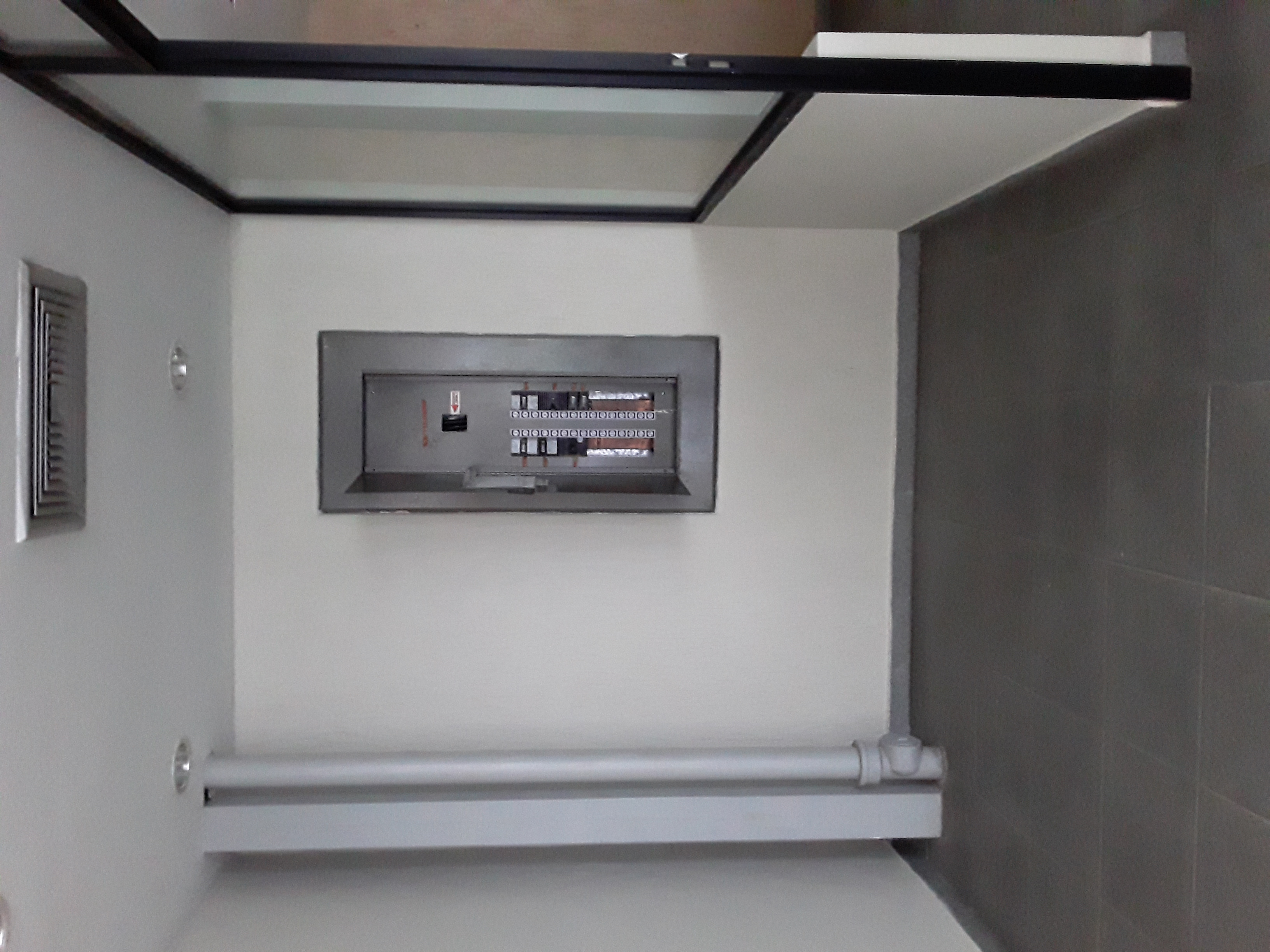 LOCAL EN LOS ROBLES, EN VENTA