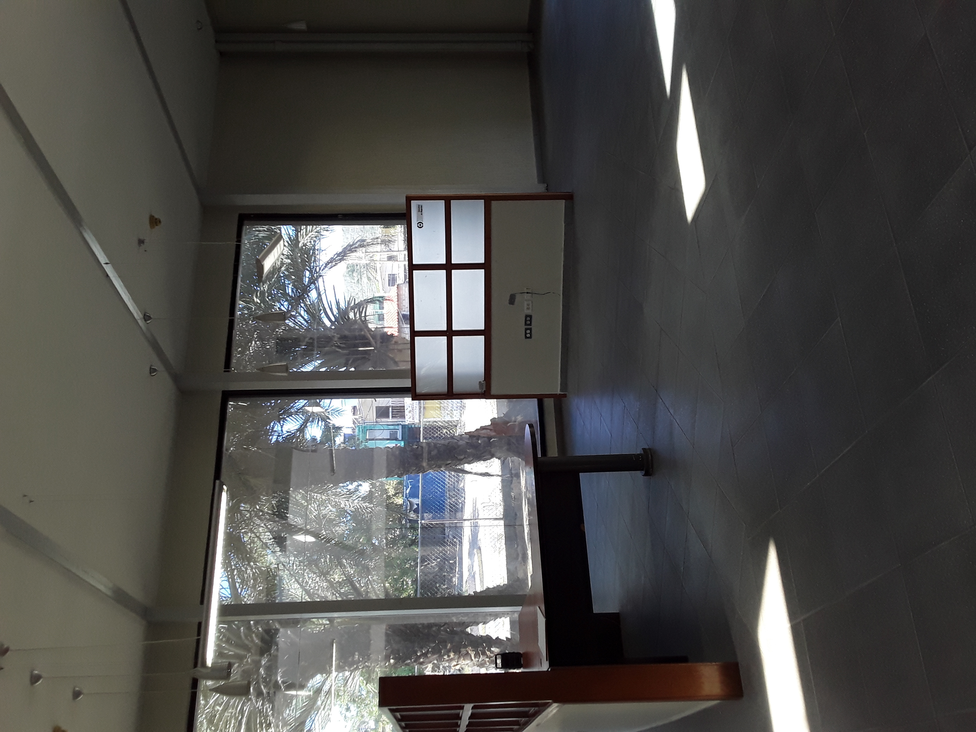 LOCAL EN LOS ROBLES, EN VENTA