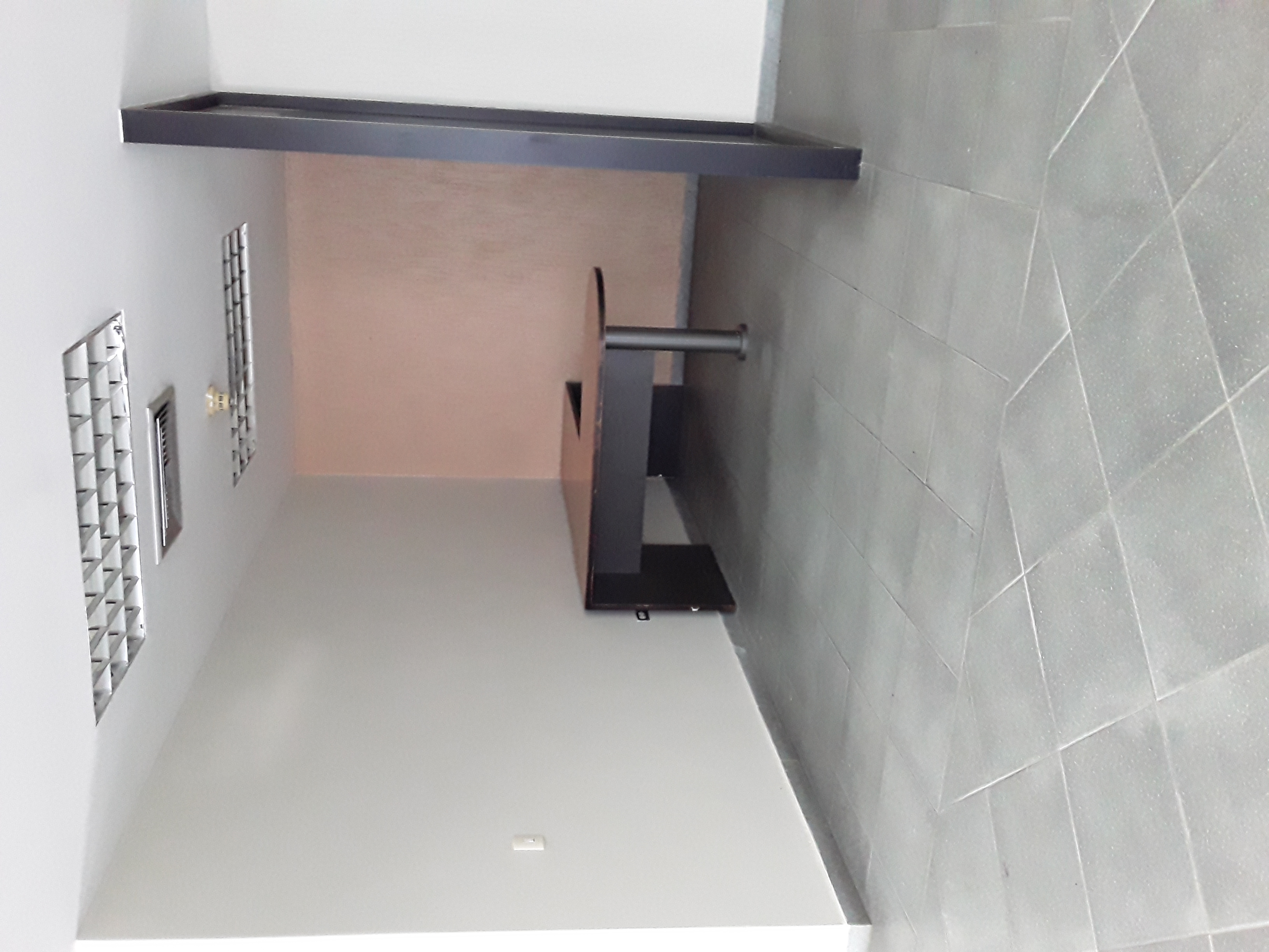 LOCAL EN LOS ROBLES, EN VENTA