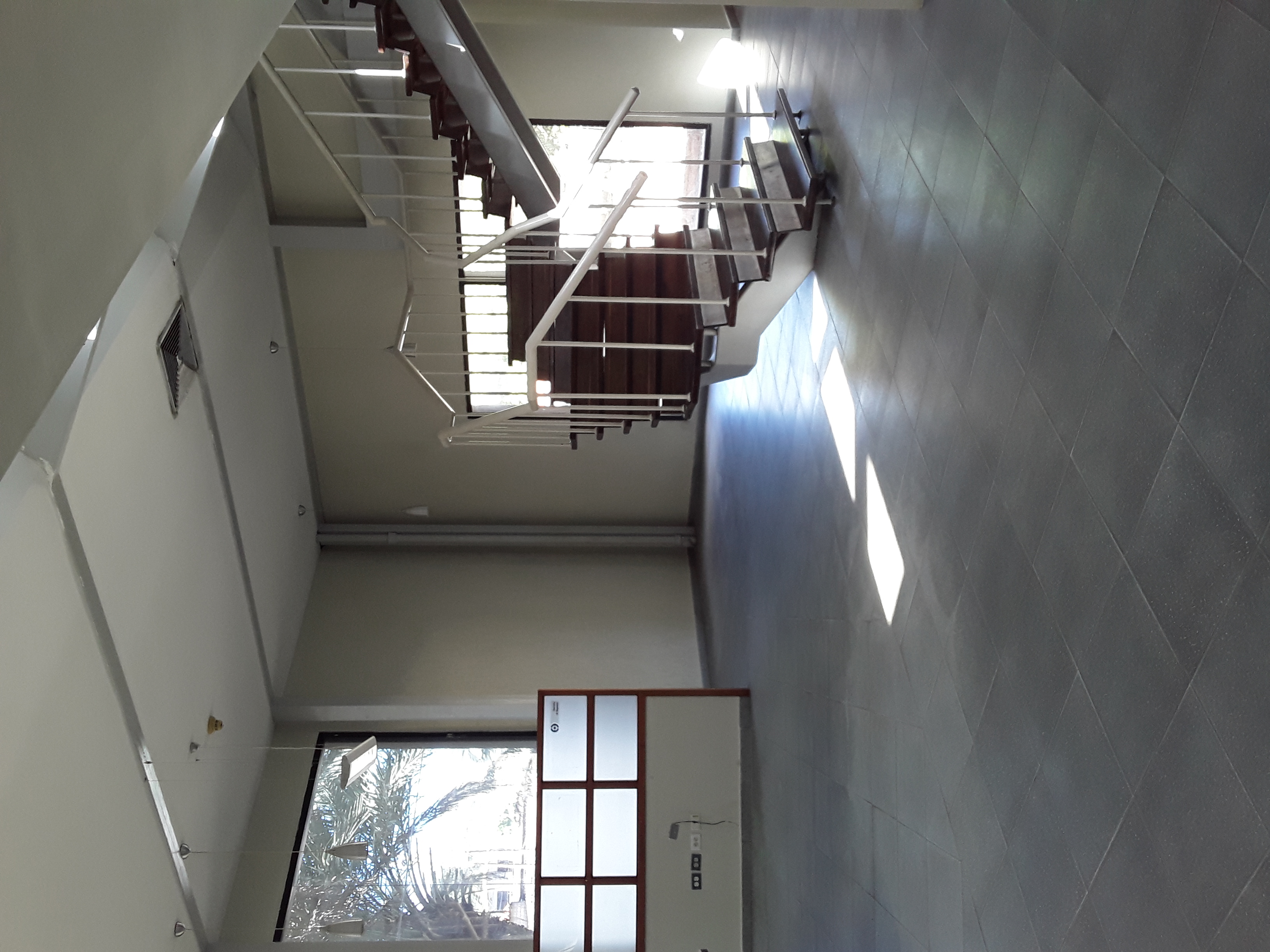 LOCAL EN LOS ROBLES, EN VENTA