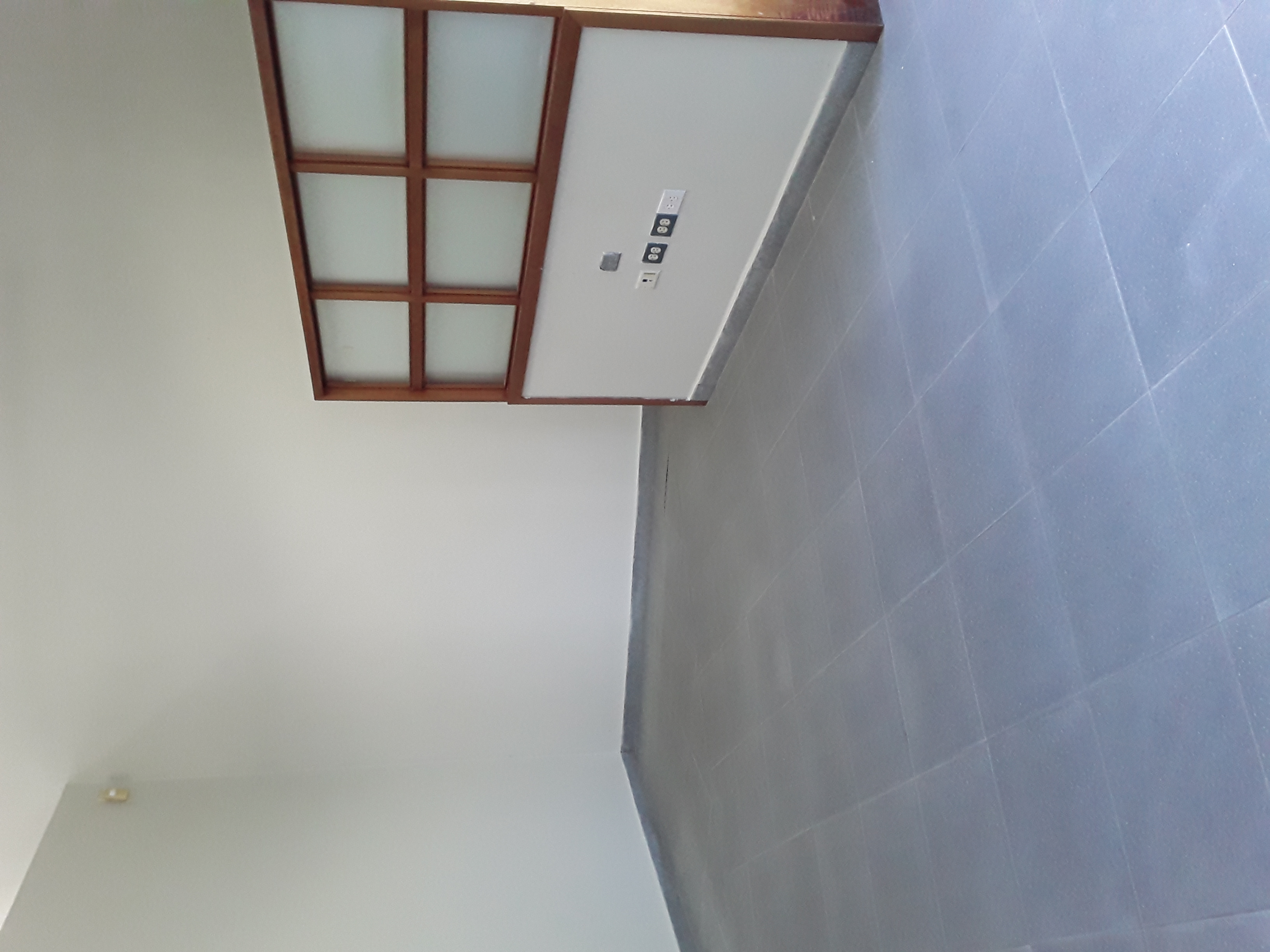 LOCAL EN LOS ROBLES, EN VENTA