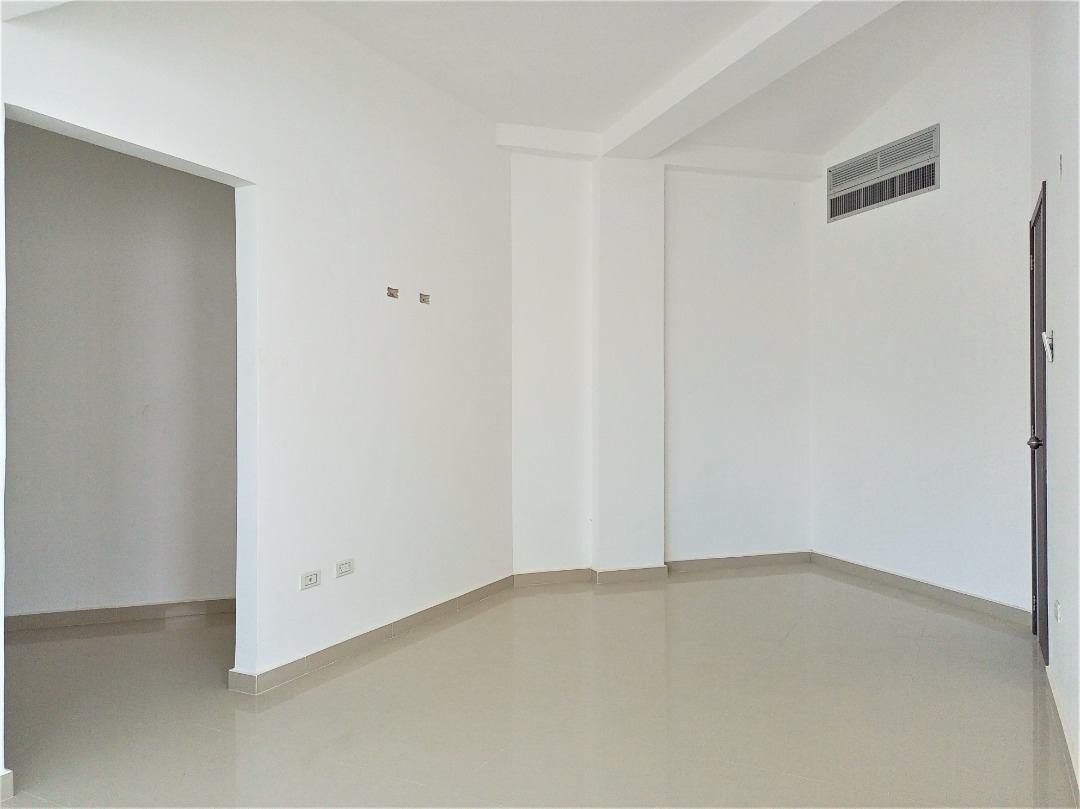 TOWNHOUSE EN URB. JORGE COLL