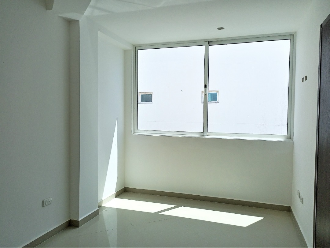 TOWNHOUSE EN URB. JORGE COLL