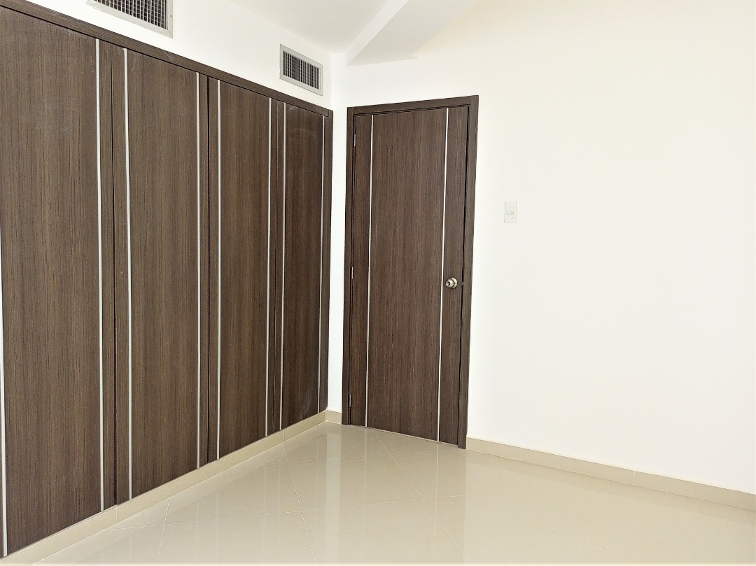 TOWNHOUSE EN URB. JORGE COLL