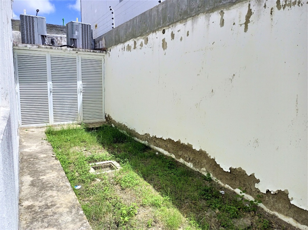 TOWNHOUSE EN URB. JORGE COLL