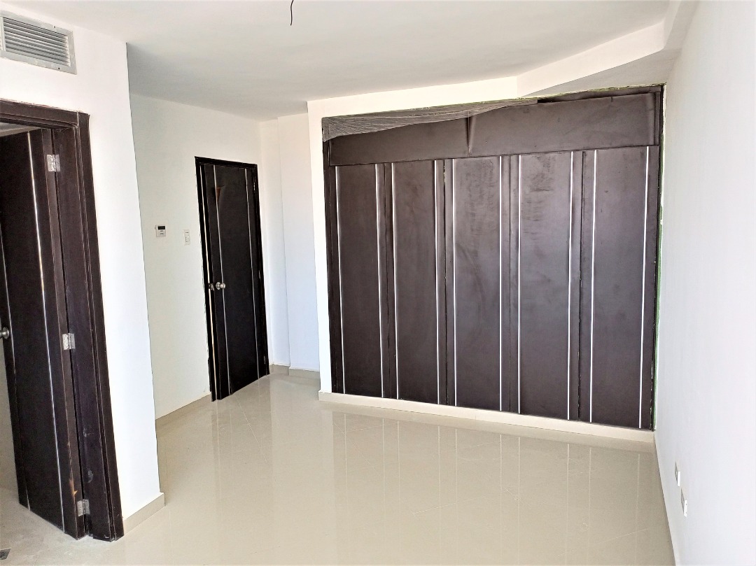 TOWNHOUSE EN MANEIRO, EN VENTA