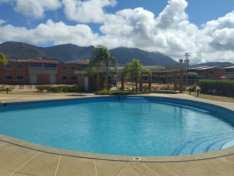 TOWNHOUSE EN VILLA JUANA