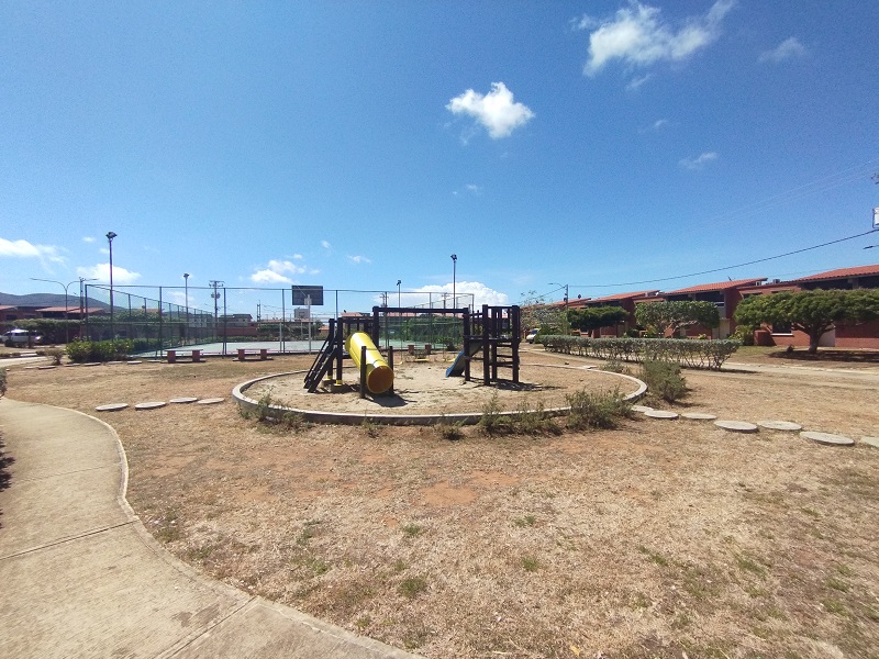 TOWNHOUSE EN VILLA JUANA