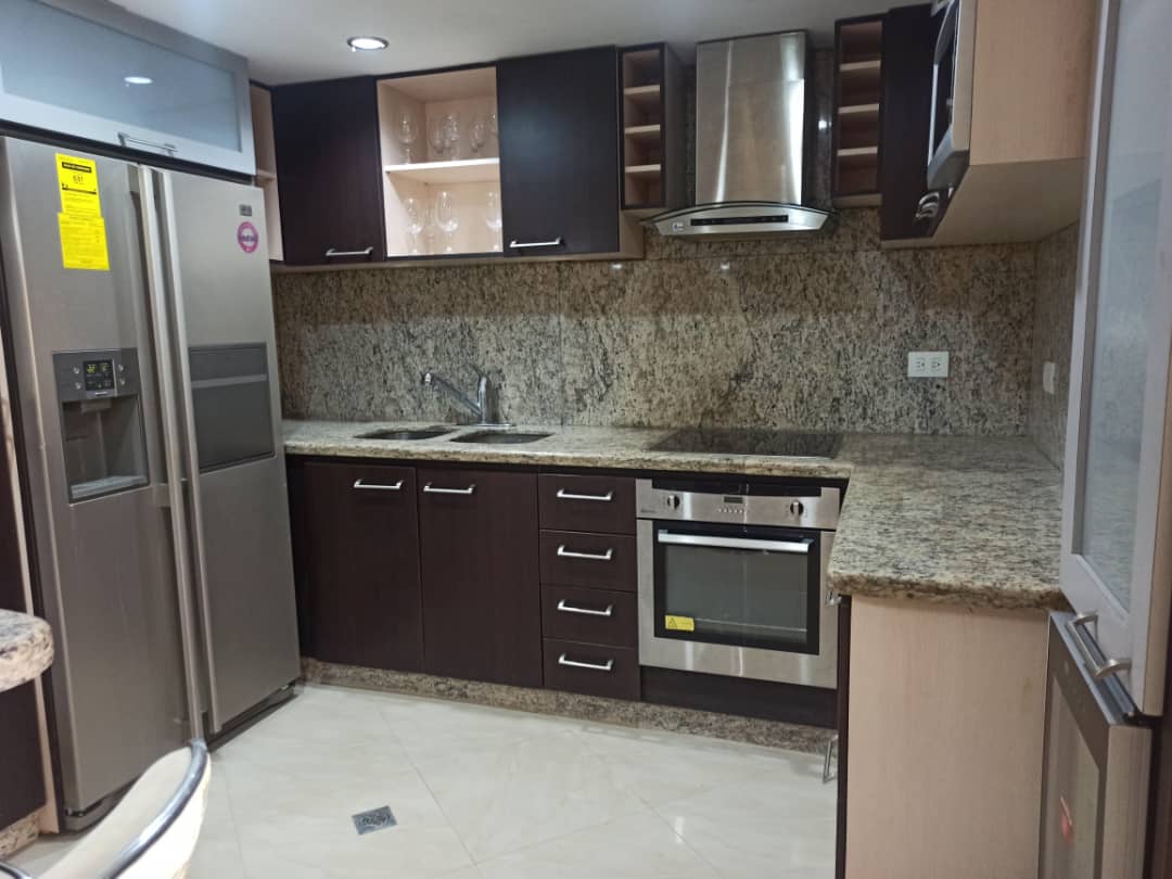 APARTAMENTO EN EL SECTOR DUMAR EN VENTA