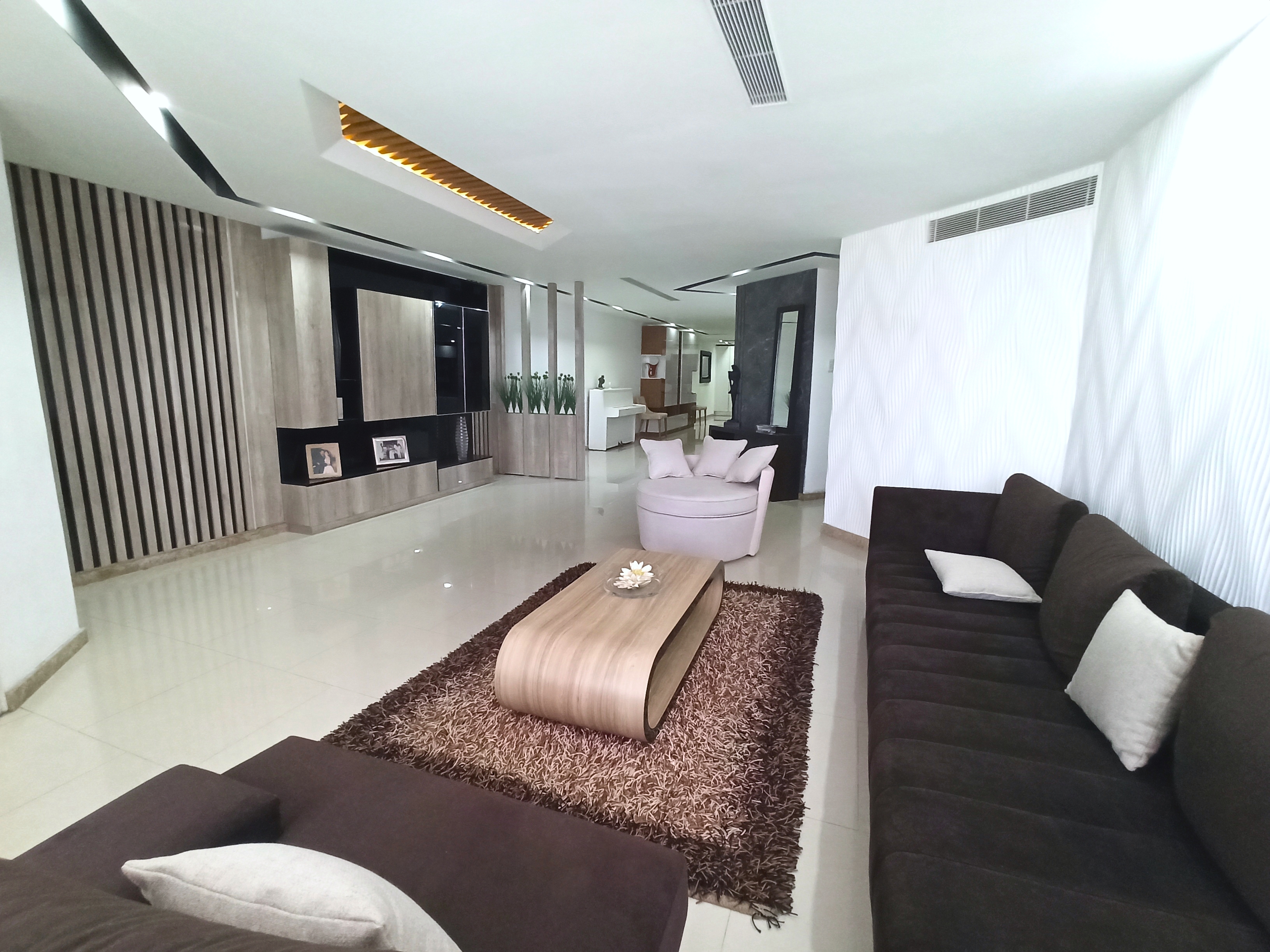 TOWNHOUSE EN LOS ROBLES EN VENTA