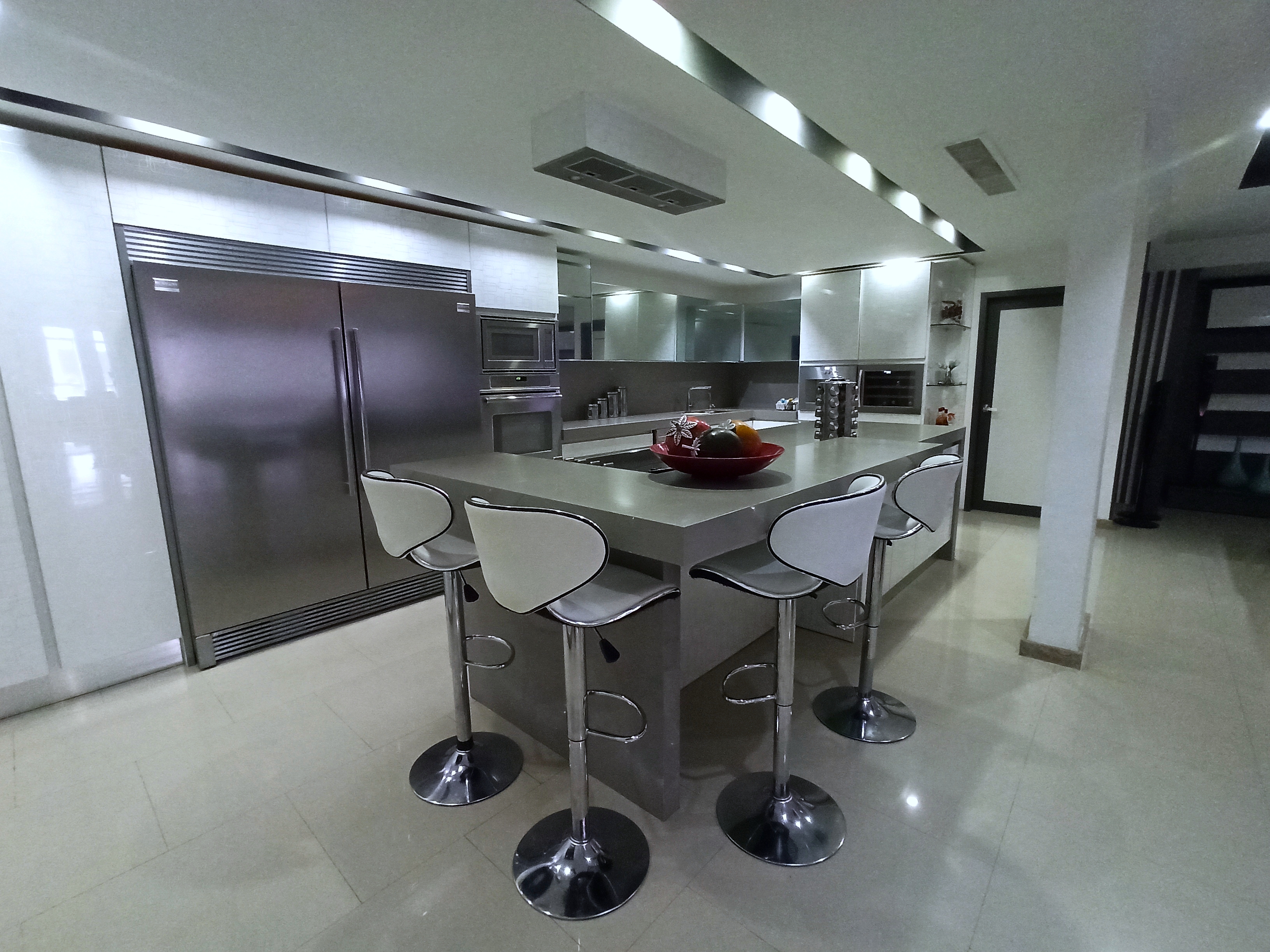 TOWNHOUSE EN LOS ROBLES EN VENTA