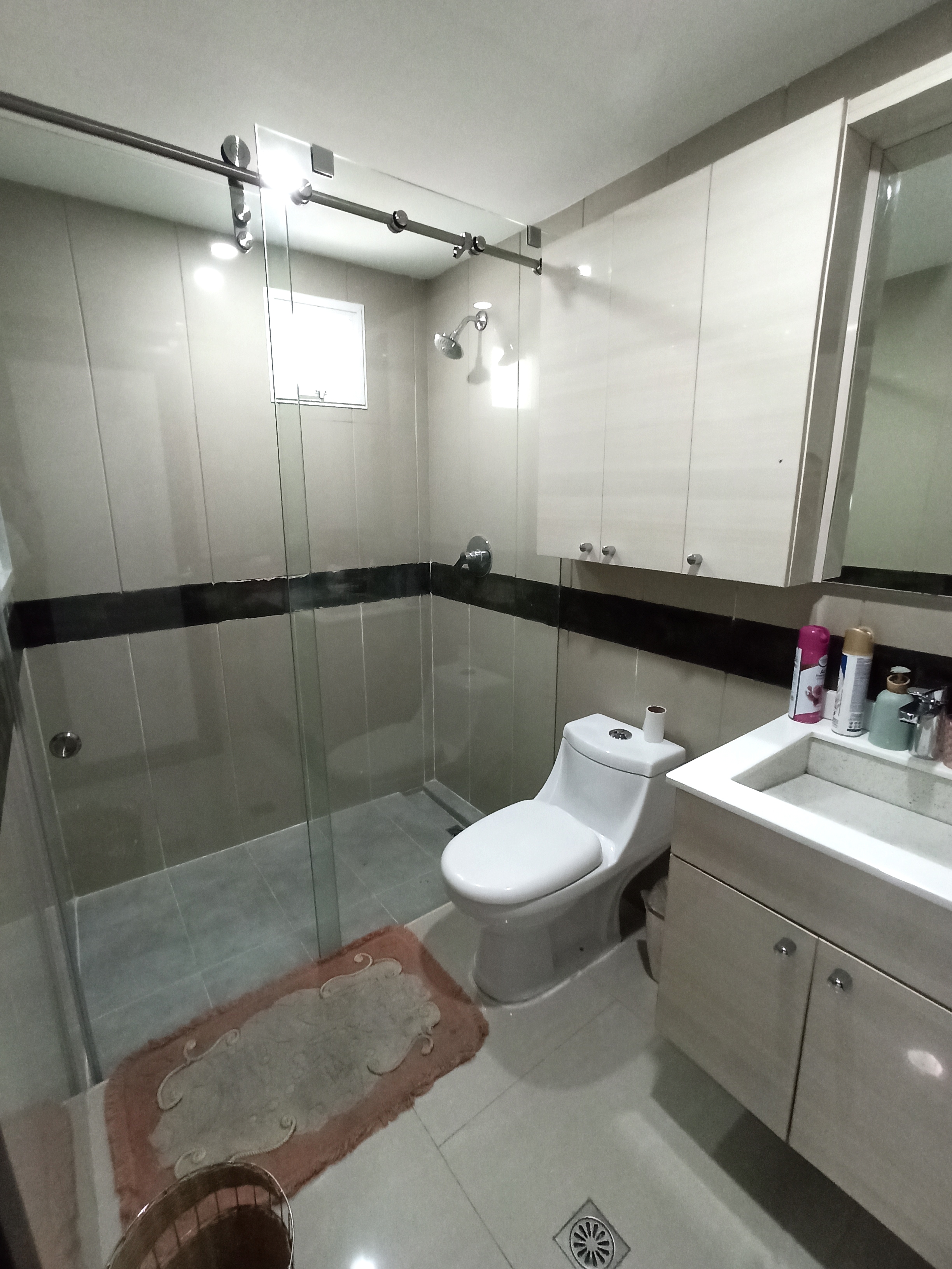 TOWNHOUSE EN LOS ROBLES EN VENTA