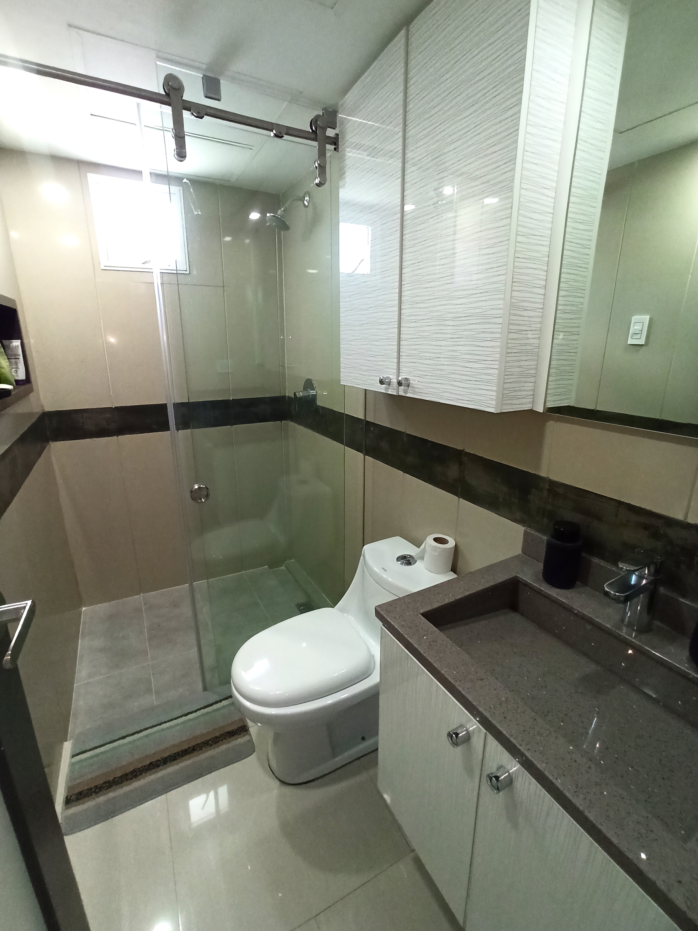 TOWNHOUSE EN LOS ROBLES EN VENTA