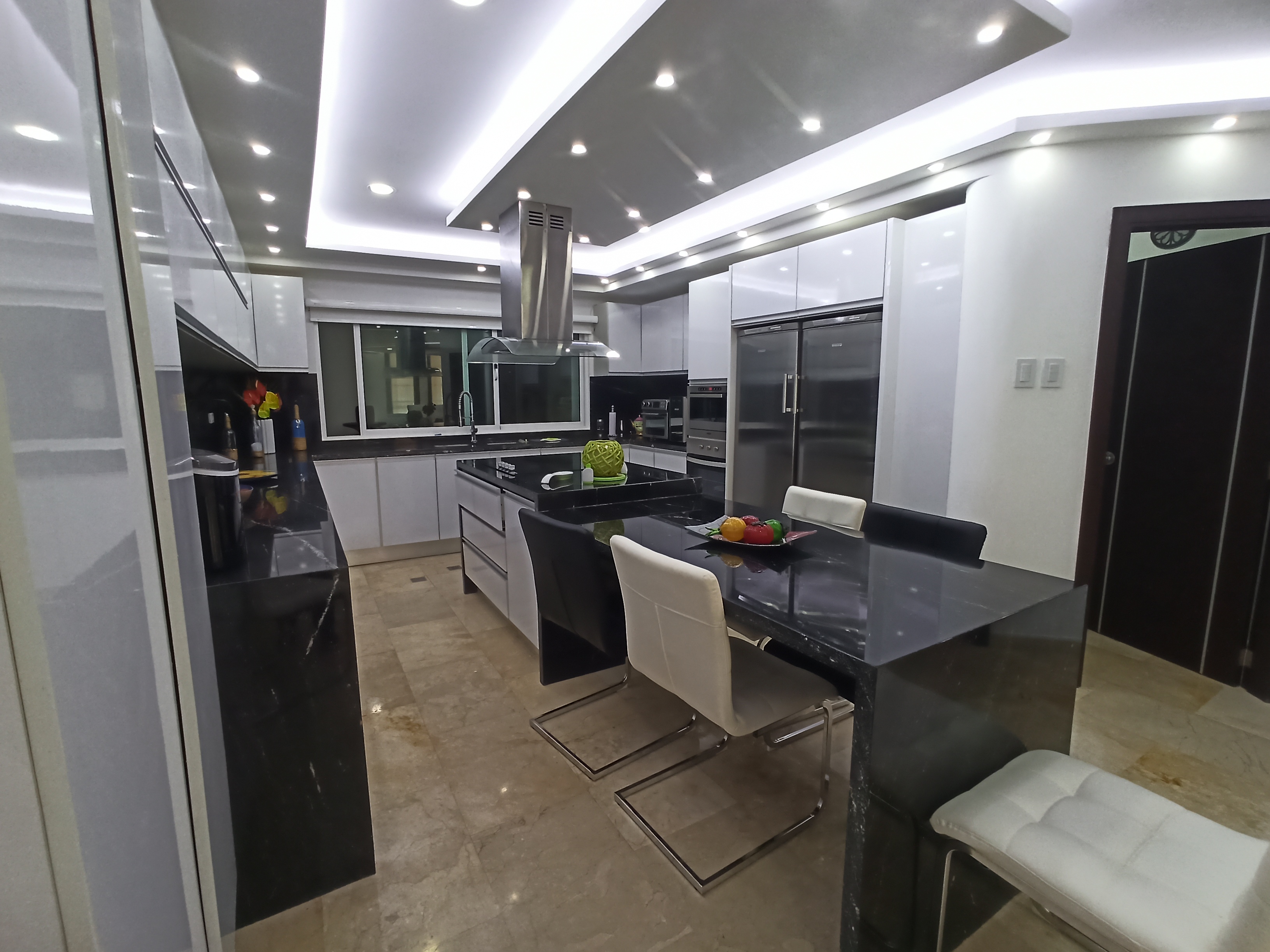 TOWNHOUSE EN LOS ROBLES