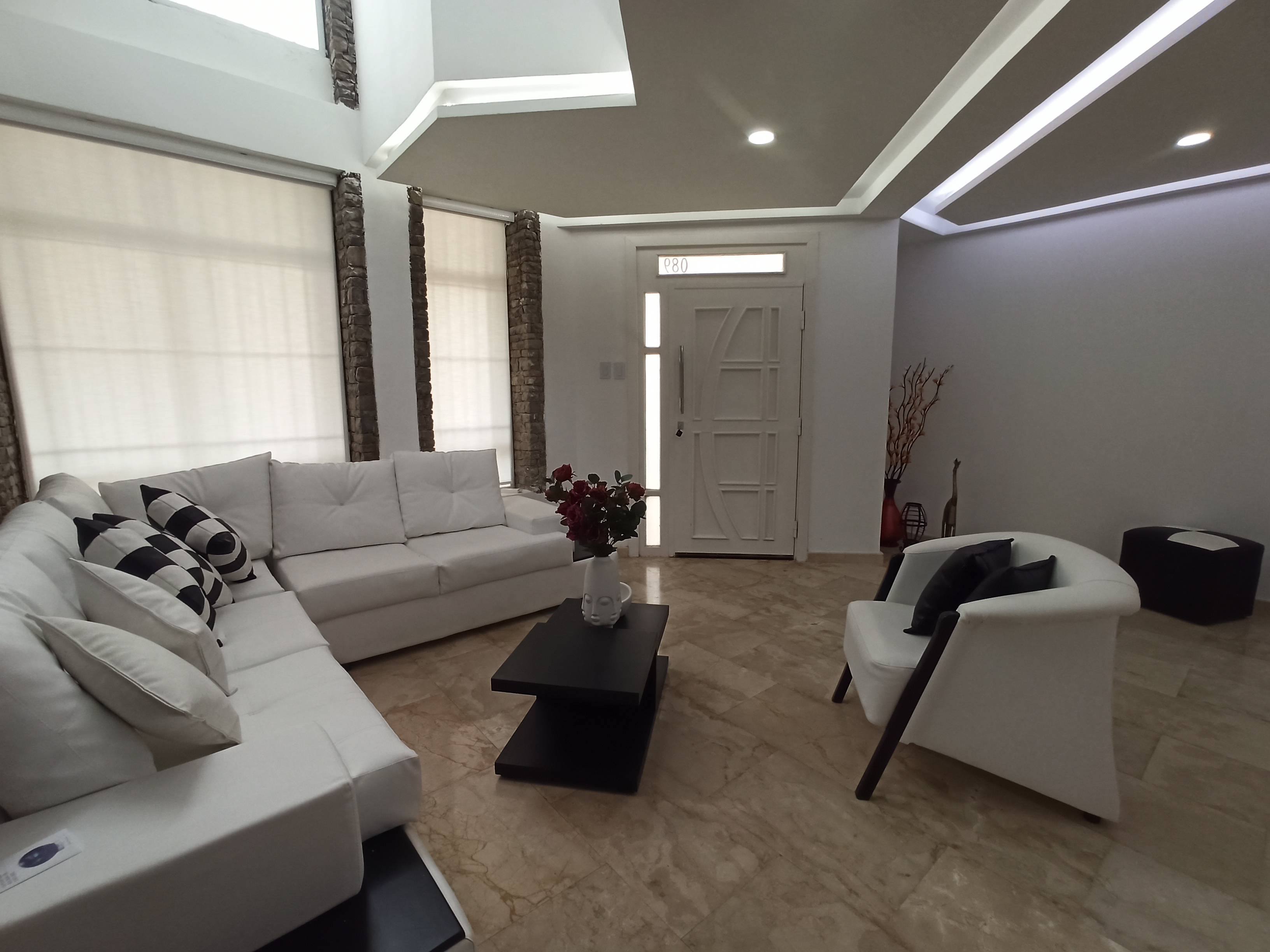 TOWNHOUSE EN LOS ROBLES