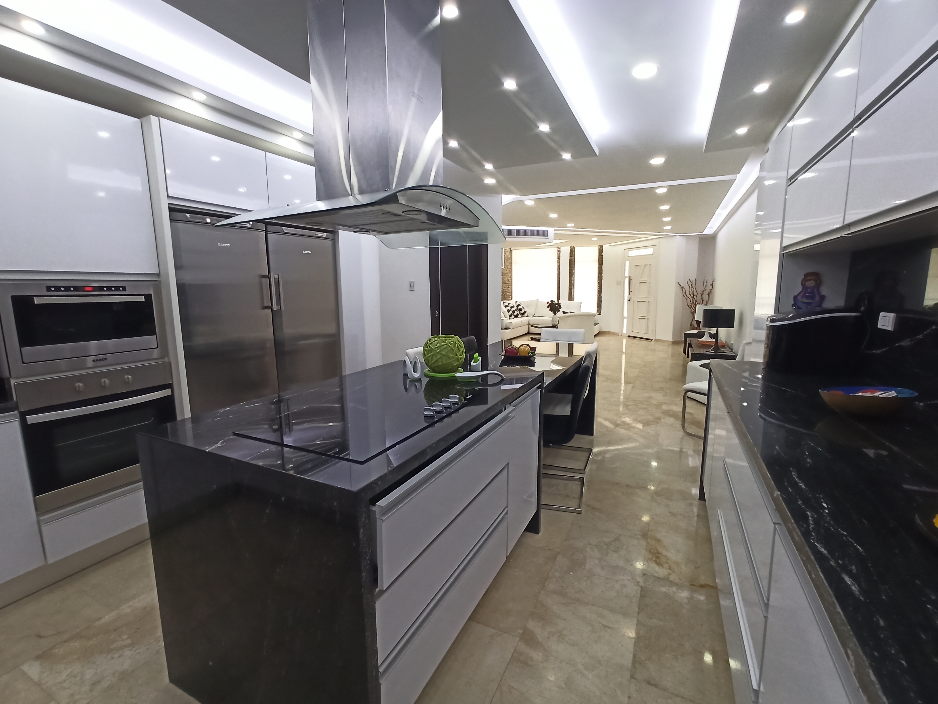 TOWNHOUSE EN LOS ROBLES