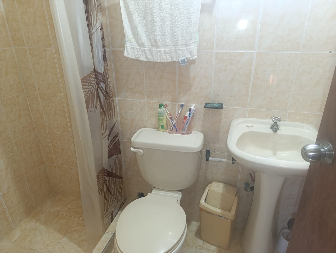 CASA EN VENTA EN LA MIRA