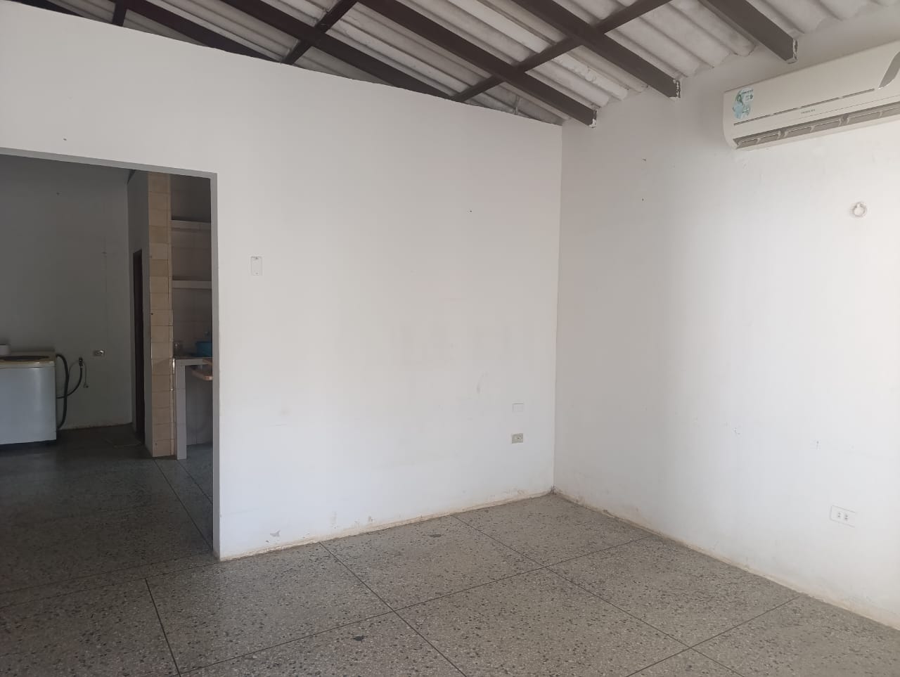 CASA EN VENTA EN LA MIRA