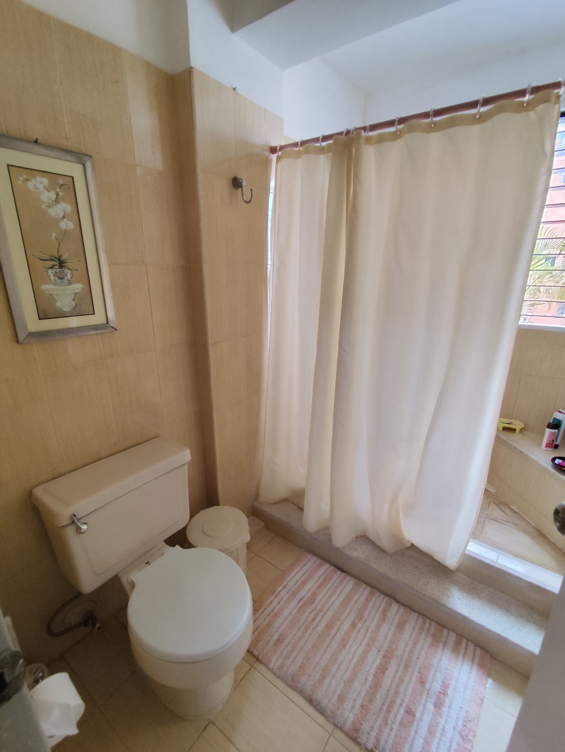 APARTO-QUINTA EN VENTA EN LA ARBOLEDA, PORLAMAR.