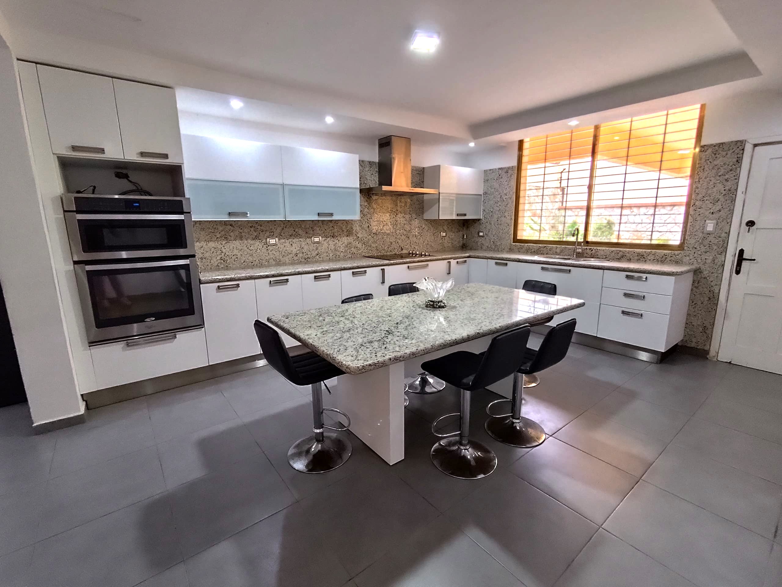 CASA EN COSTA AZUL,  EN VENTA