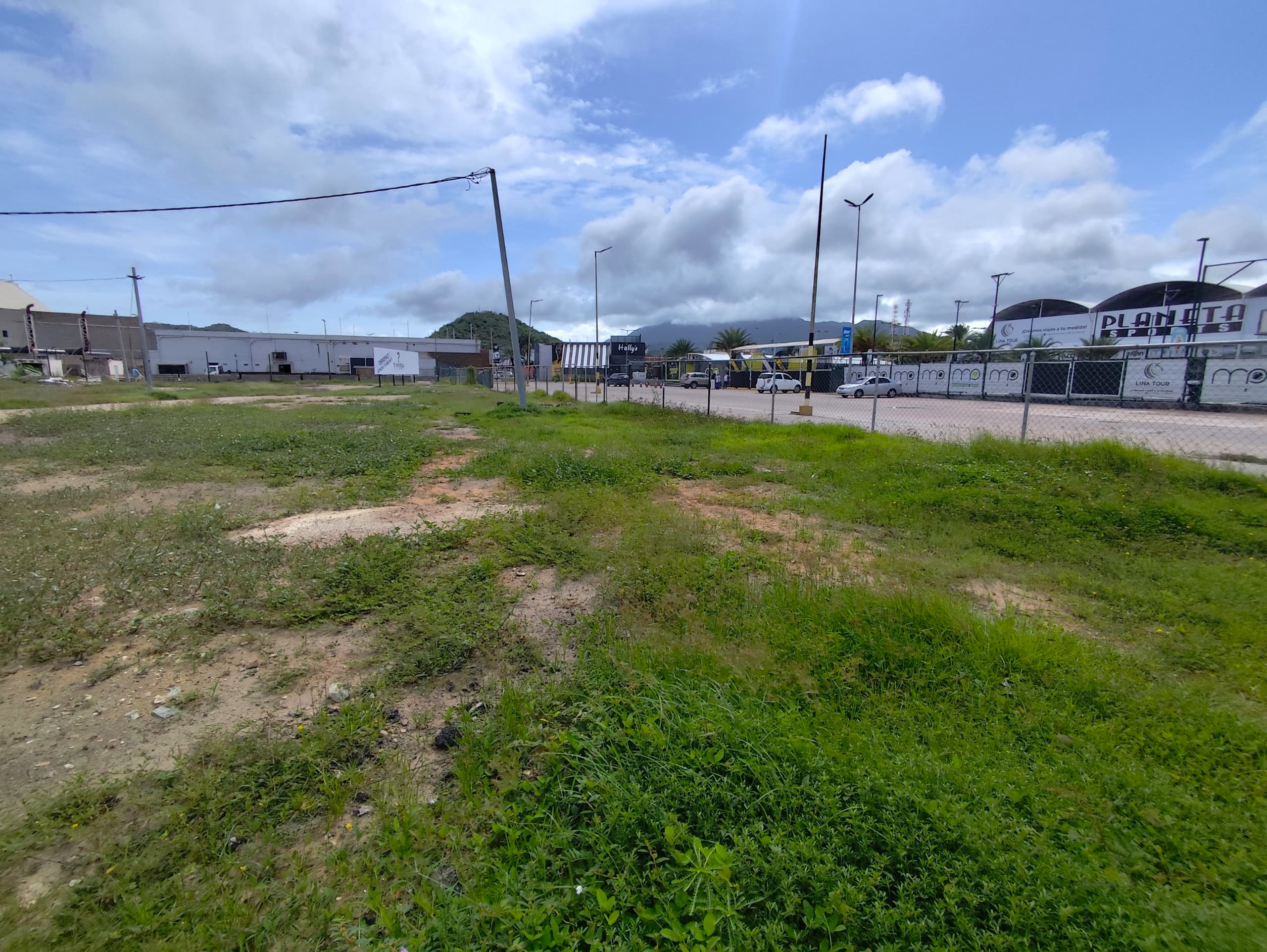 TERRENO EN AV. JOVITO VILLALBA, EN VENTA