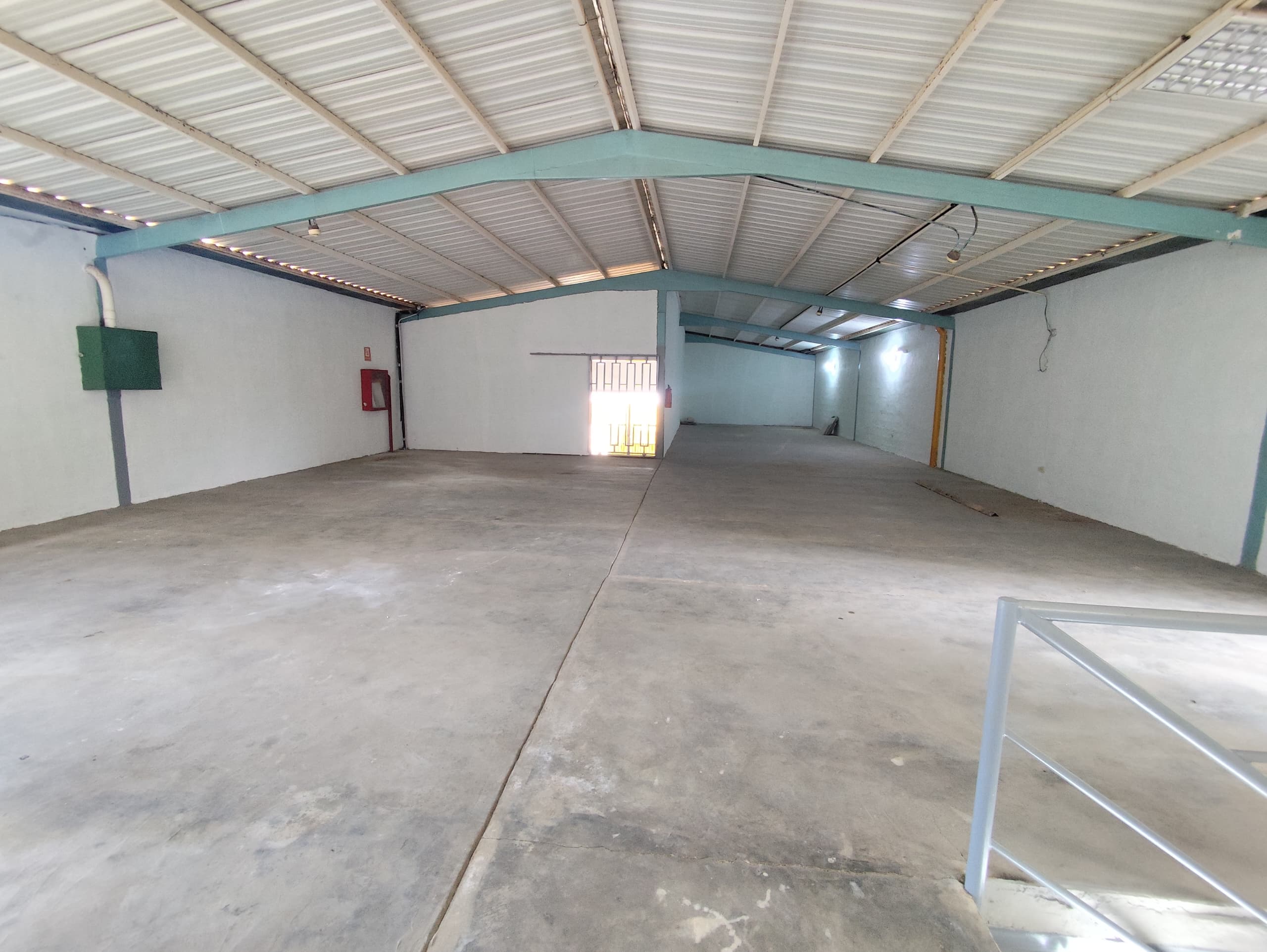 GALPON EN VENTA SECTOR LA OTRA SABANA-LOS ROBLES