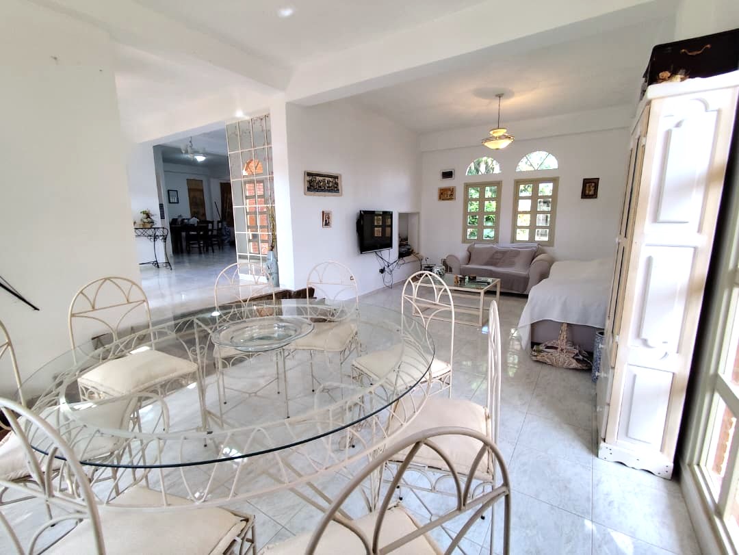 HOUSE IN COSTA AZUL, FOR SALE