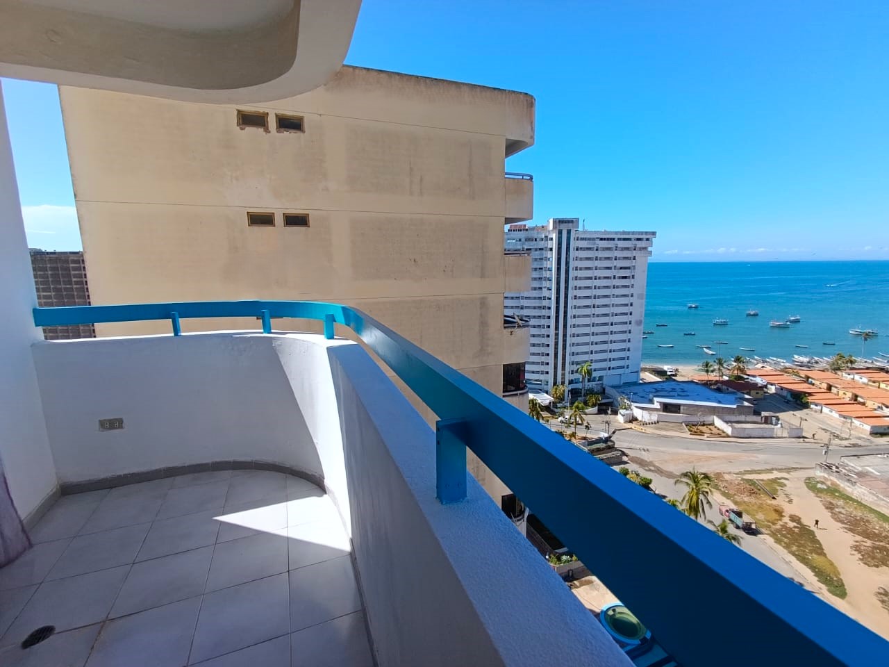 APARTAMENTO EN ALQUILER FIJO EN AVENIDA BOLIVAR