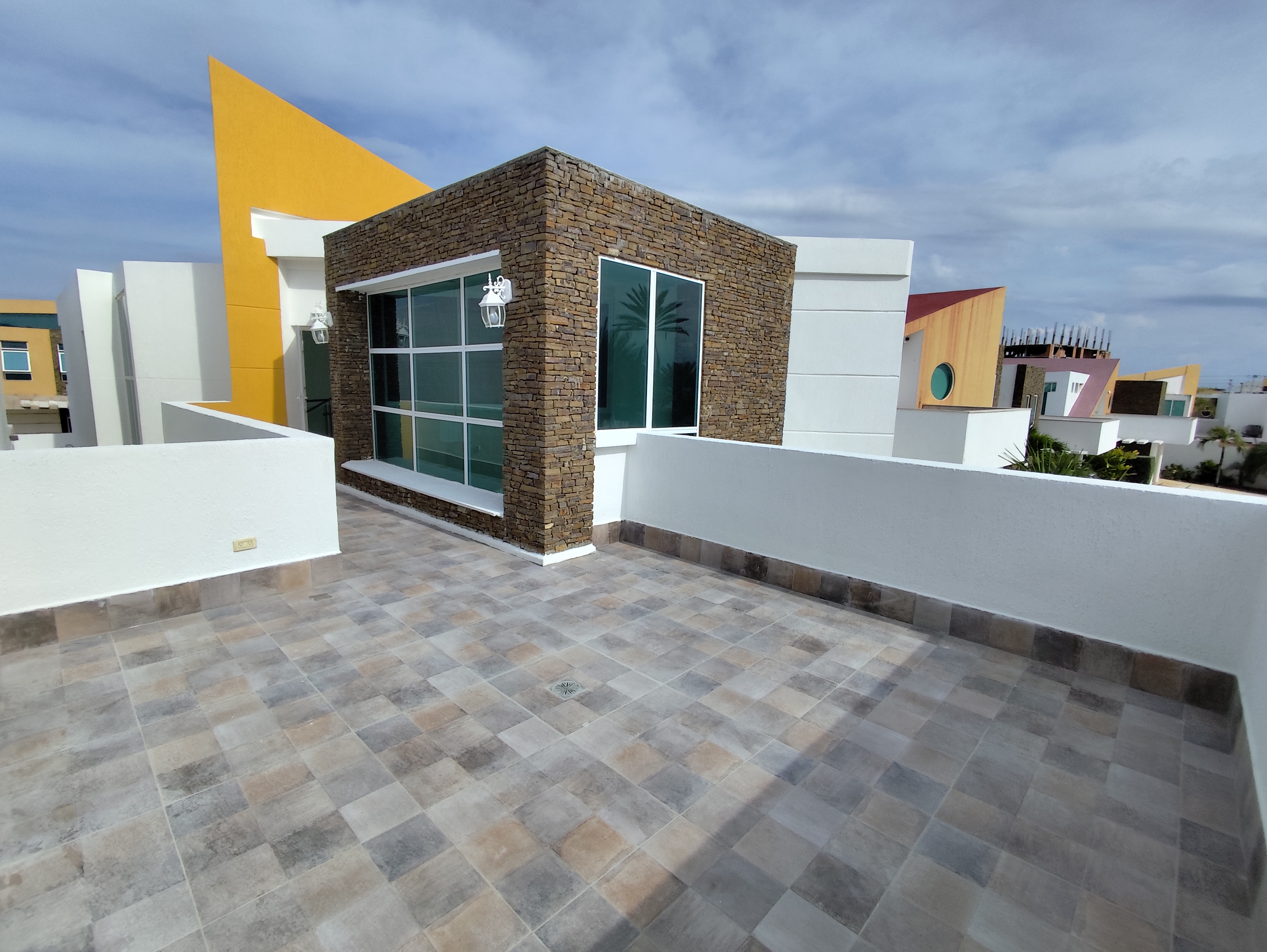 CASA EN VENTA SECTOR LOS ROBLES