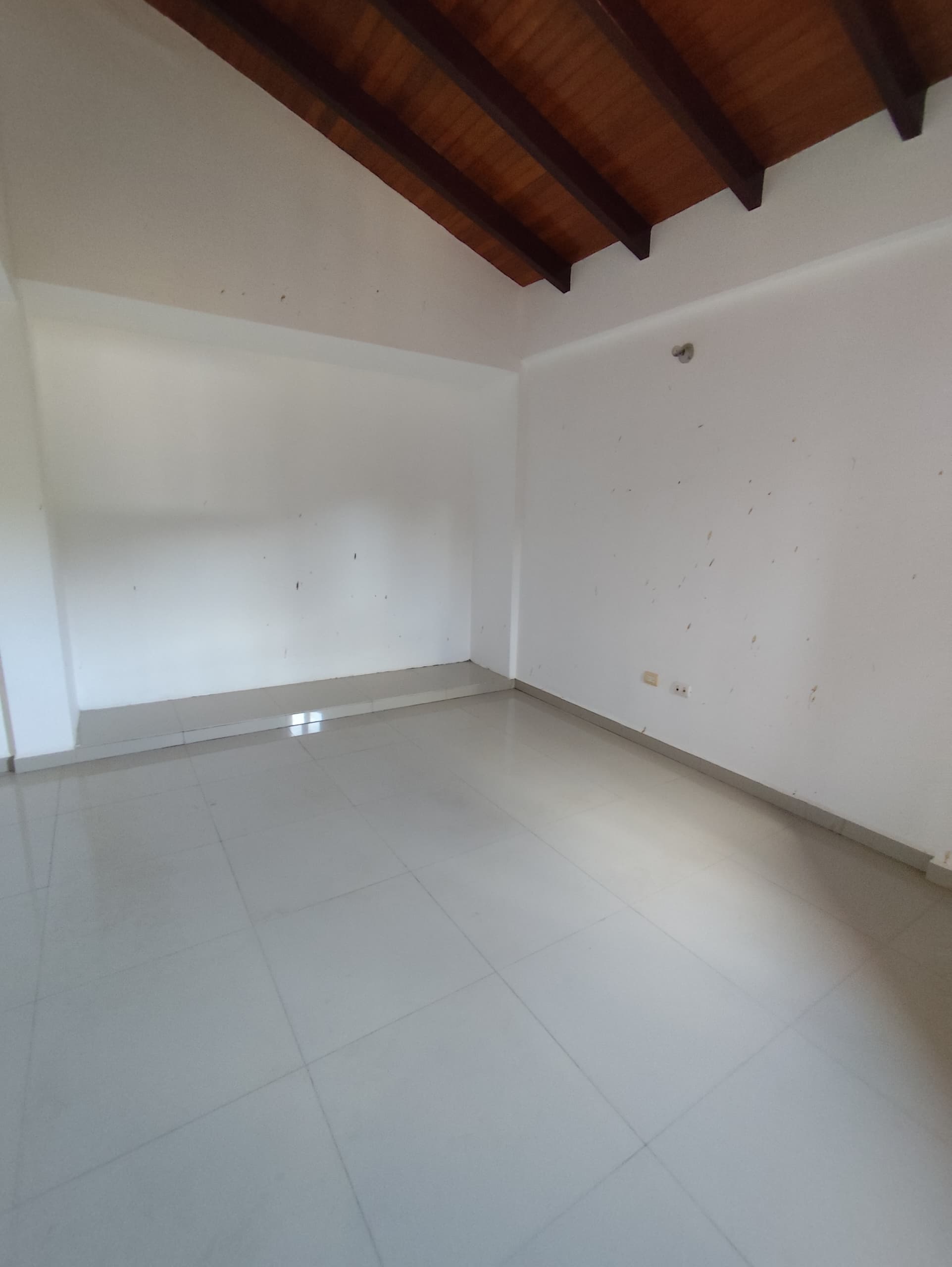CASA EN VENTA EN LA ASUNCION SECTOR CAMORUCO