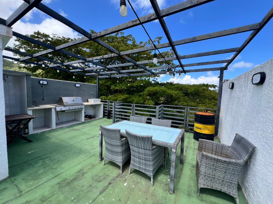 TOWN HOUSE EN VENTA LA ASUNCION