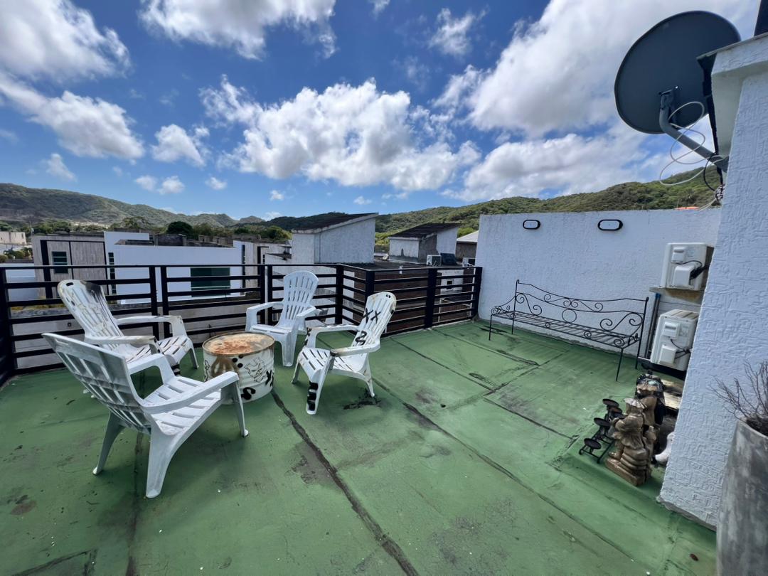 TOWN HOUSE EN VENTA LA ASUNCION