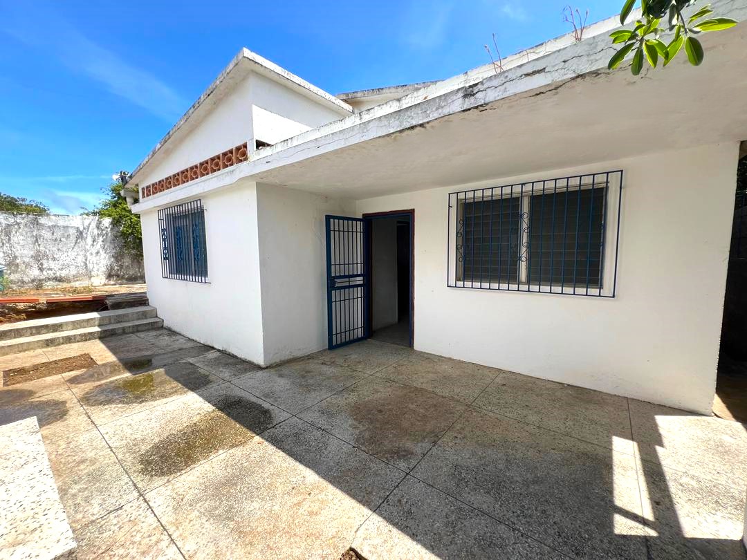 HOUSE FOR SALE IN LA MIRA