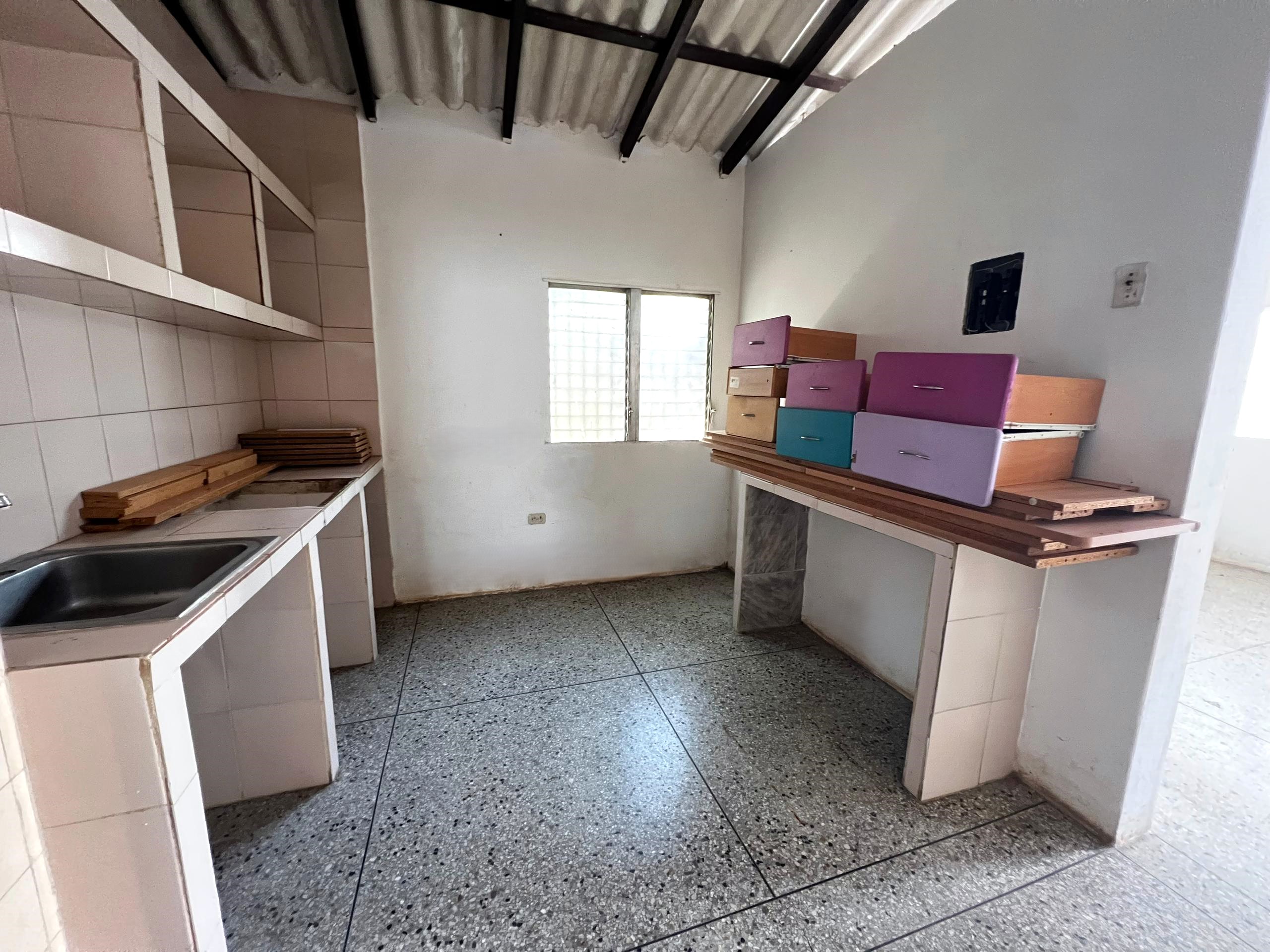 HOUSE FOR SALE IN LA MIRA