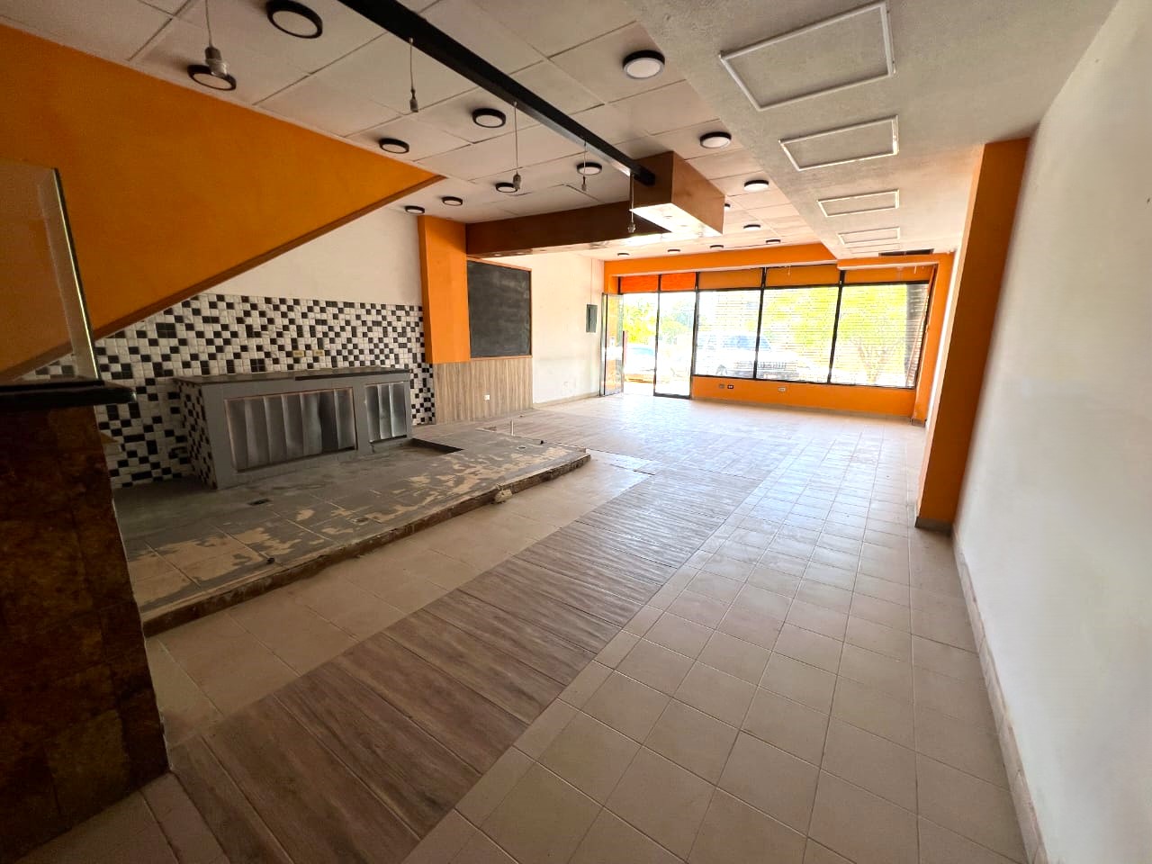 EXCELLENT LOCAL FOR SALE IN MARGARITA EASTERN AREA