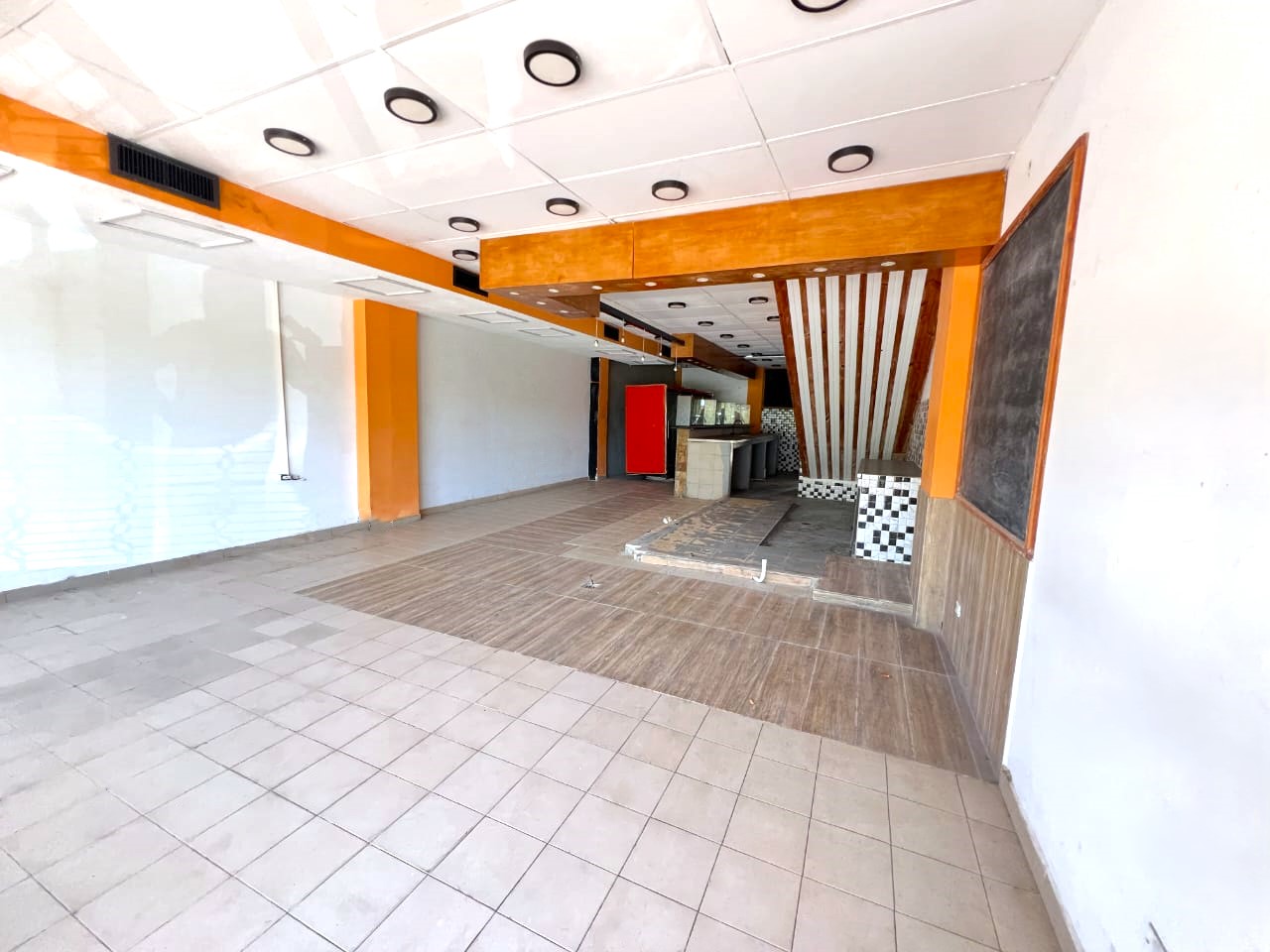 EXCELLENT LOCAL FOR SALE IN MARGARITA EASTERN AREA