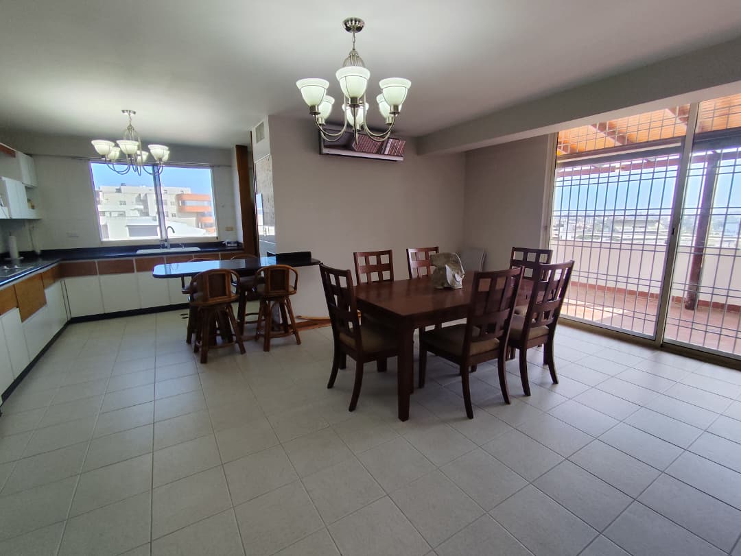 PENTHOUSE EN VENTA URB. PARAISO II