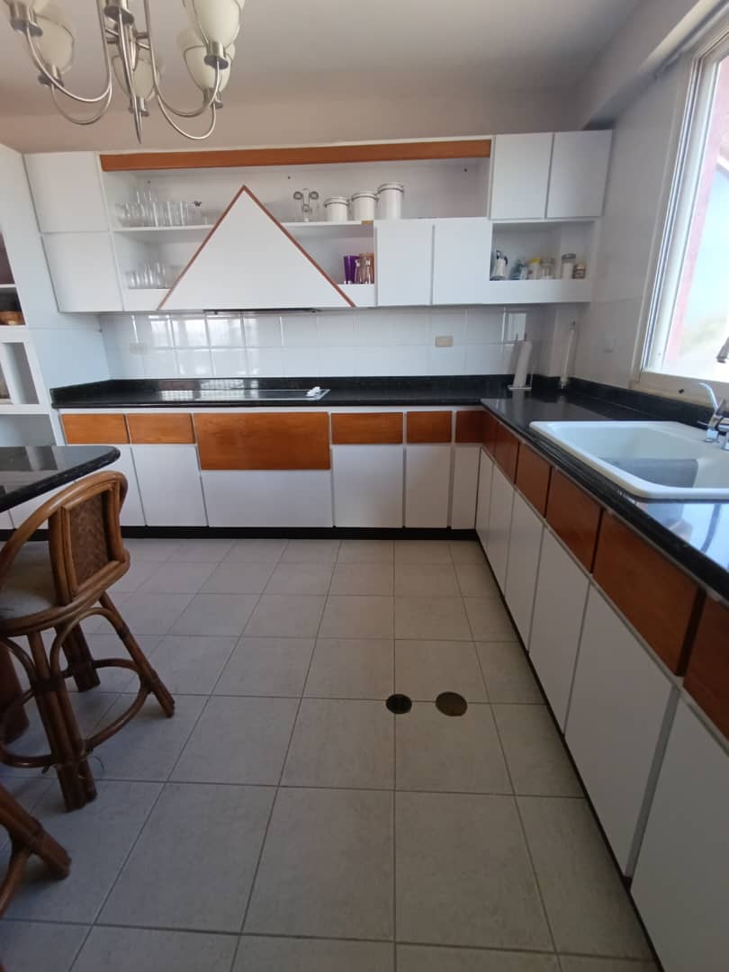 PENTHOUSE EN VENTA URB. PARAISO II