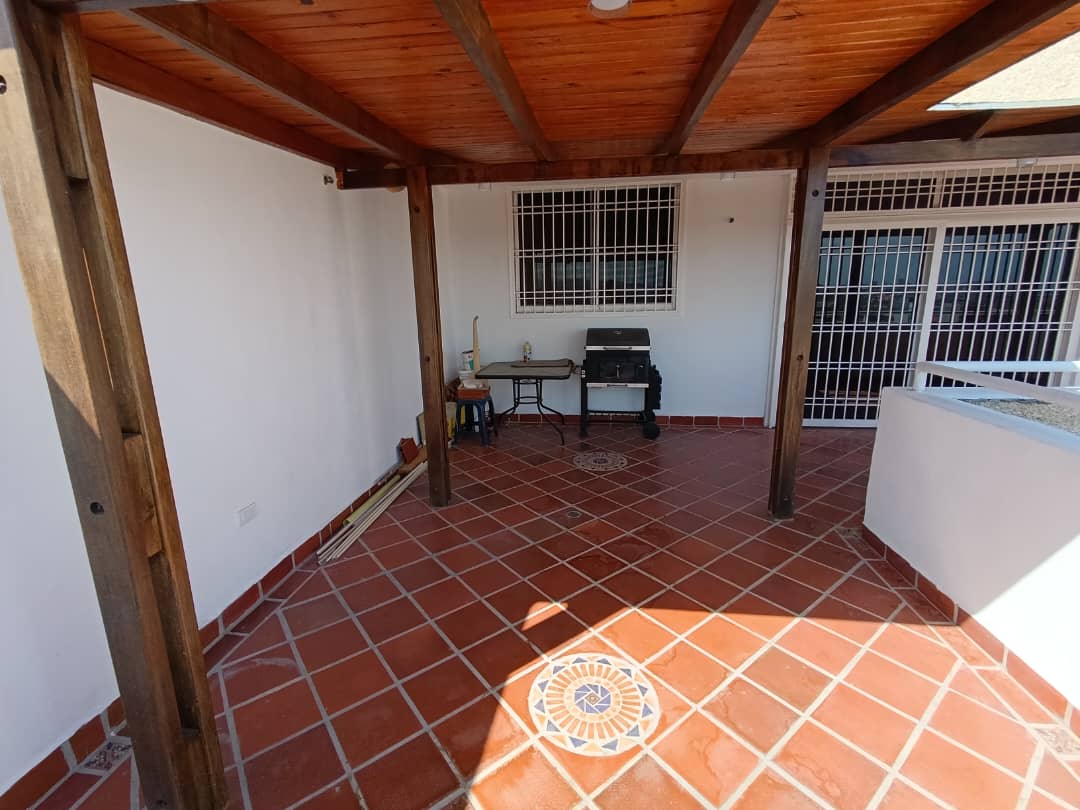 PENTHOUSE EN VENTA URB. PARAISO II