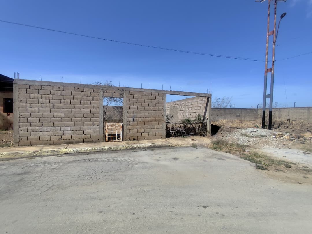 LAND FOR SALE VILLA JUANA-URB SECTOR. MARGARITA VALLEY