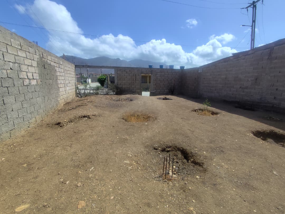 LAND FOR SALE VILLA JUANA-URB SECTOR. MARGARITA VALLEY