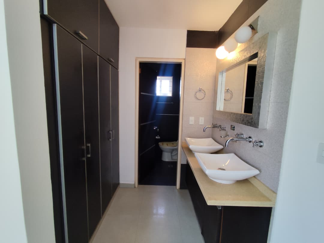 Town House en venta Sector Altos de Maneiro