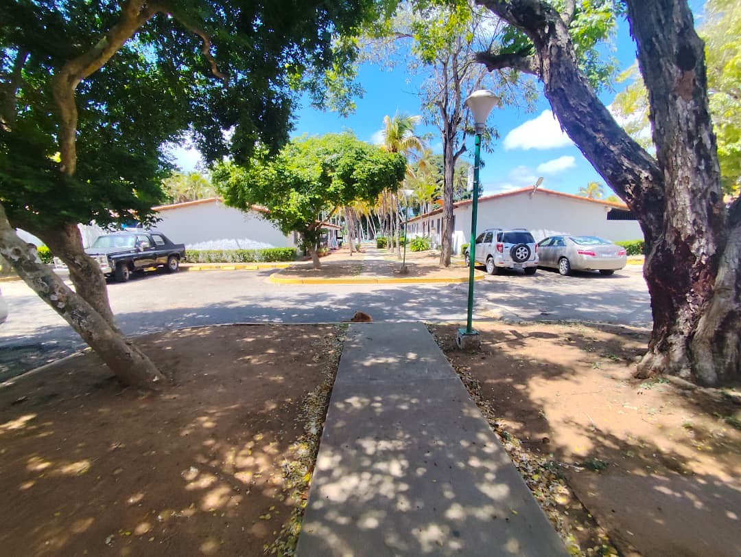 HOUSE FOR SALE IN LOMA DE GUERRA