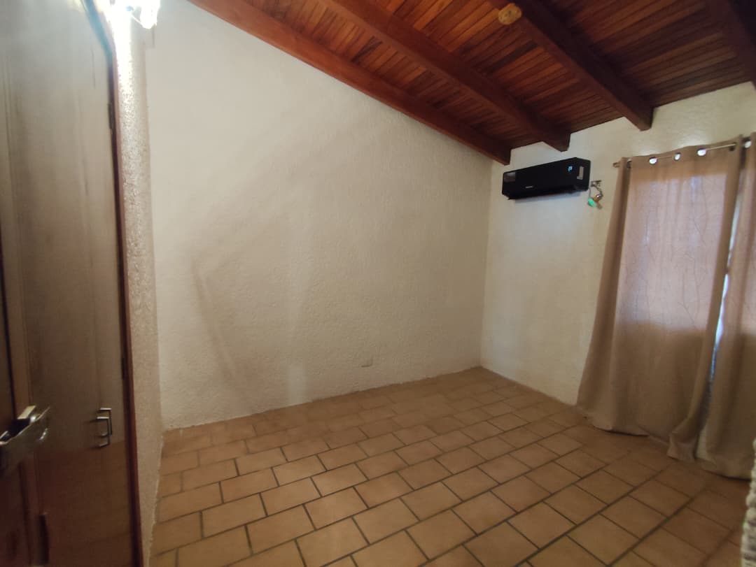 HOUSE FOR SALE IN LOMA DE GUERRA