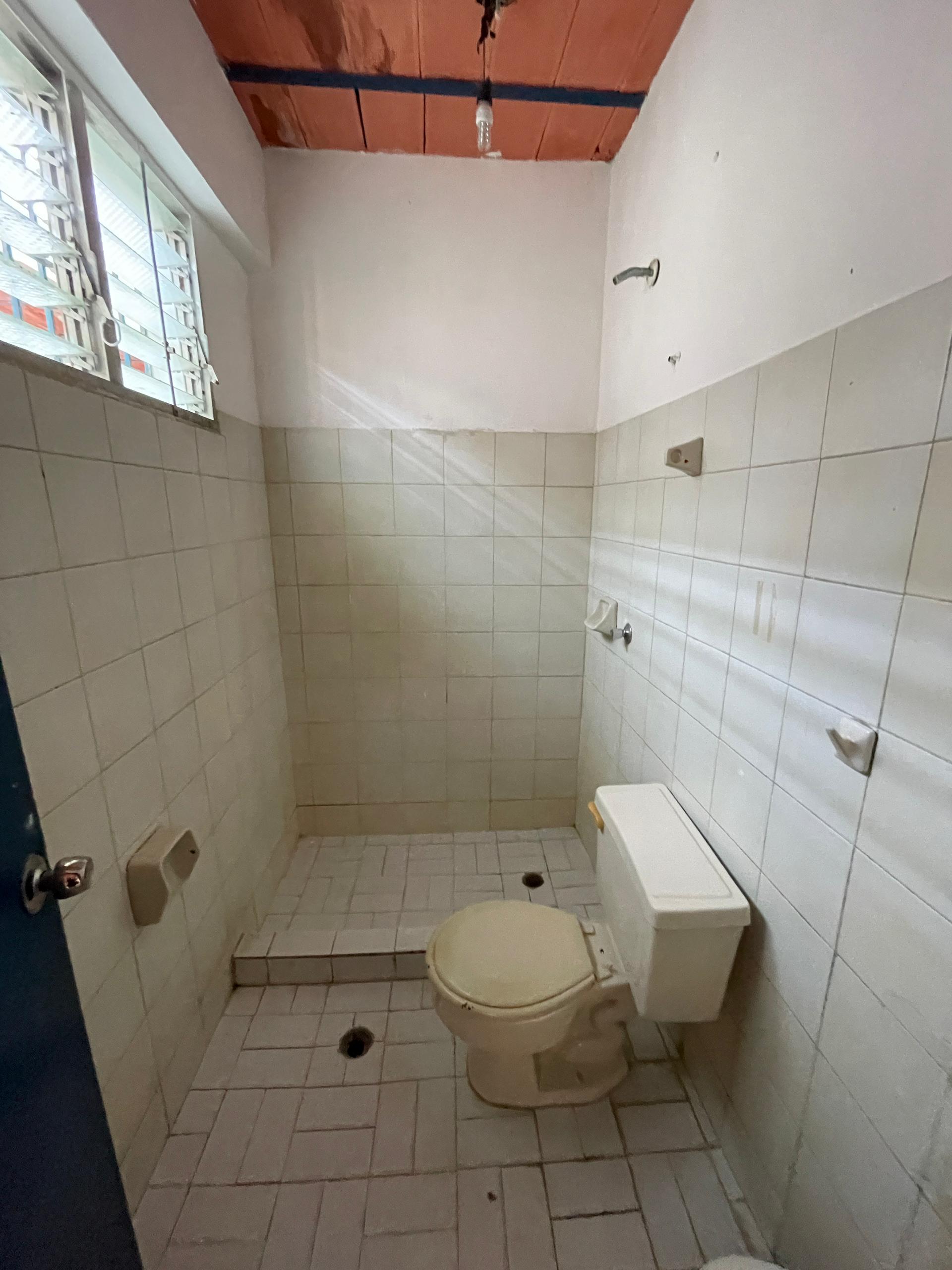 HOUSE FOR SALE IN PORLAMAR