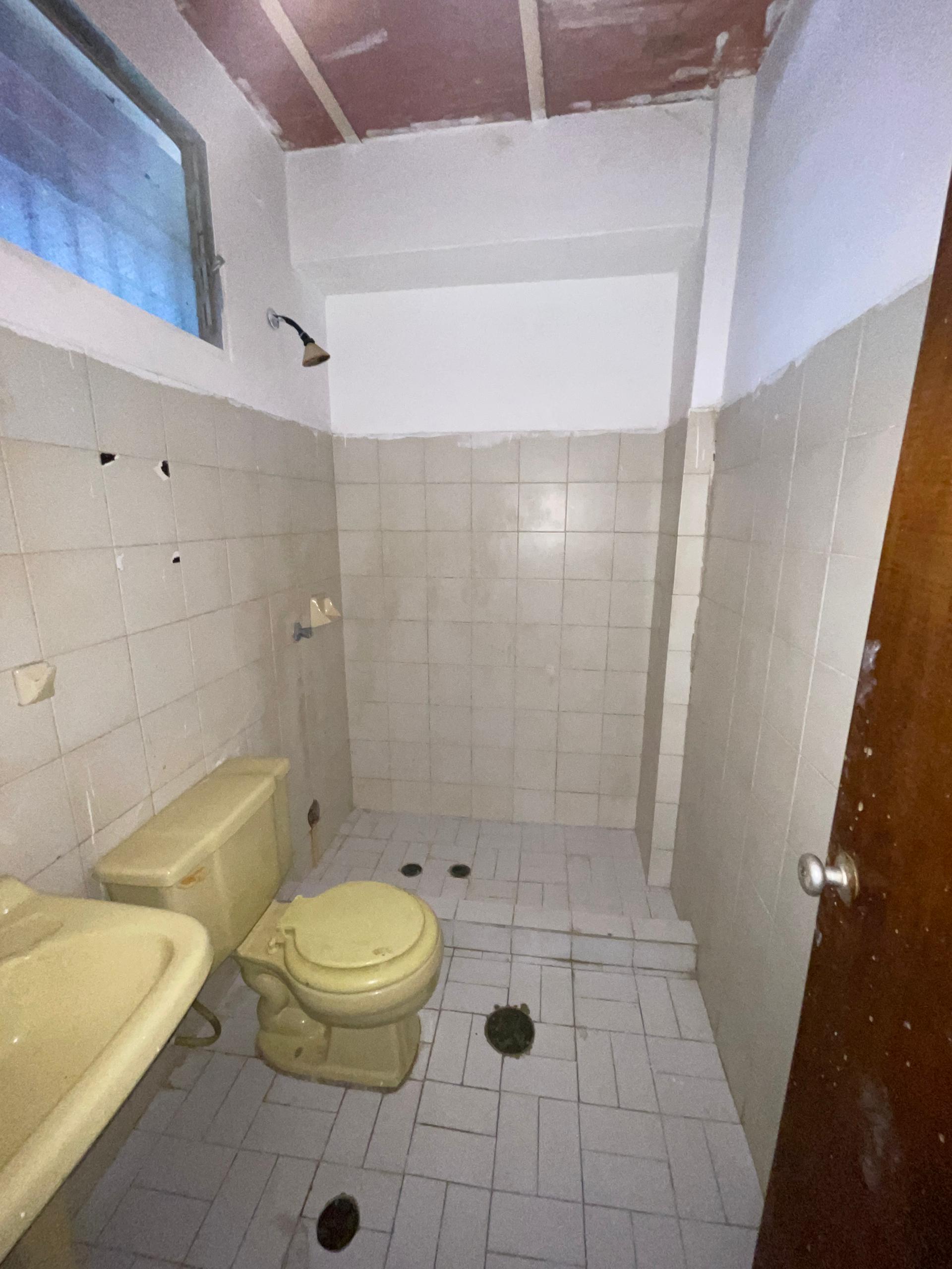 HOUSE FOR SALE IN PORLAMAR