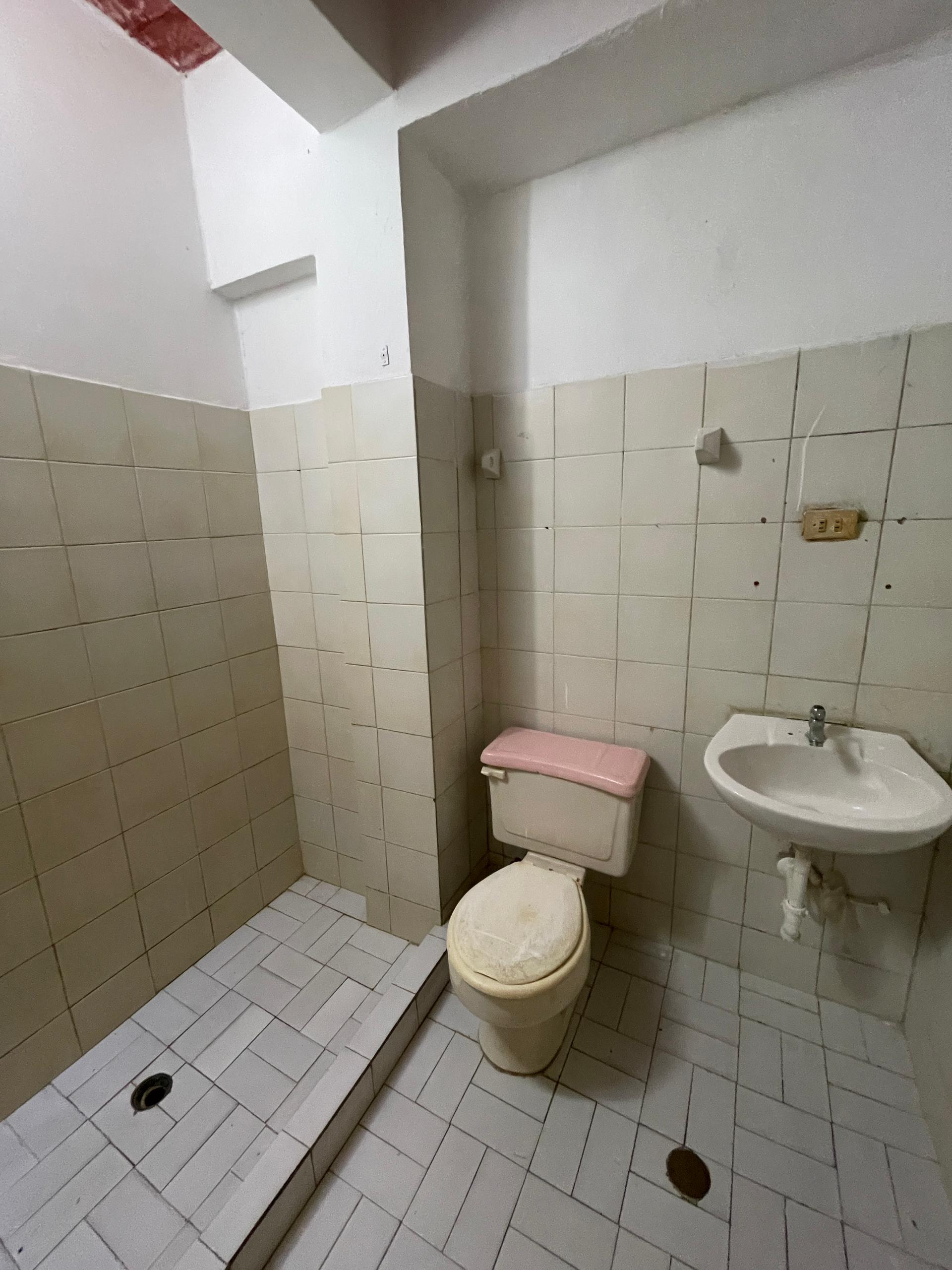 HOUSE FOR SALE IN PORLAMAR